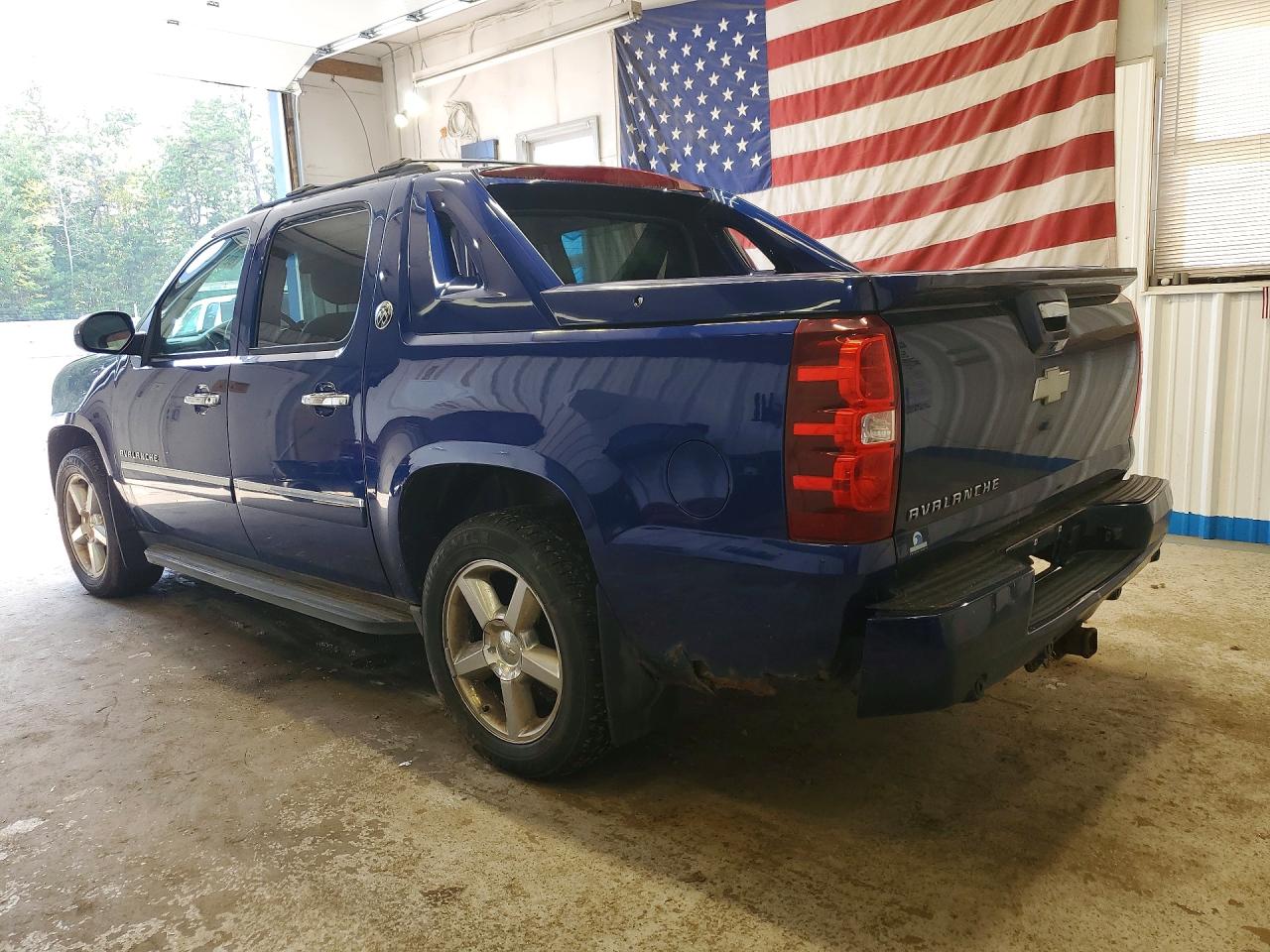 2013 Chevrolet Avalanche Ltz Blue vin: 3GNTKGE78DG122345
