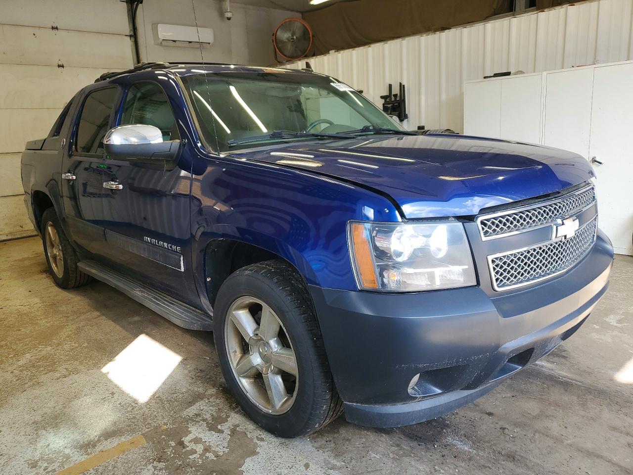 2013 Chevrolet Avalanche Ltz Blue vin: 3GNTKGE78DG122345