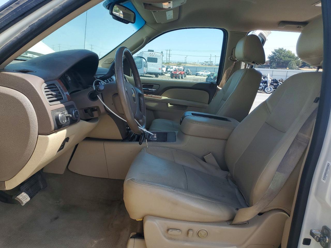 2013 Chevrolet Avalanche Ltz White vin: 3GNTKGE78DG177992
