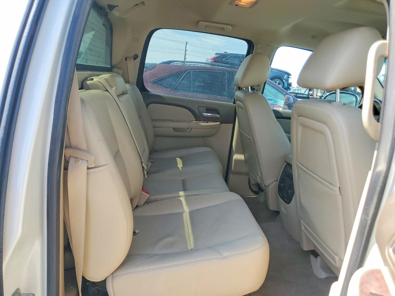 2013 Chevrolet Avalanche Ltz White vin: 3GNTKGE78DG177992