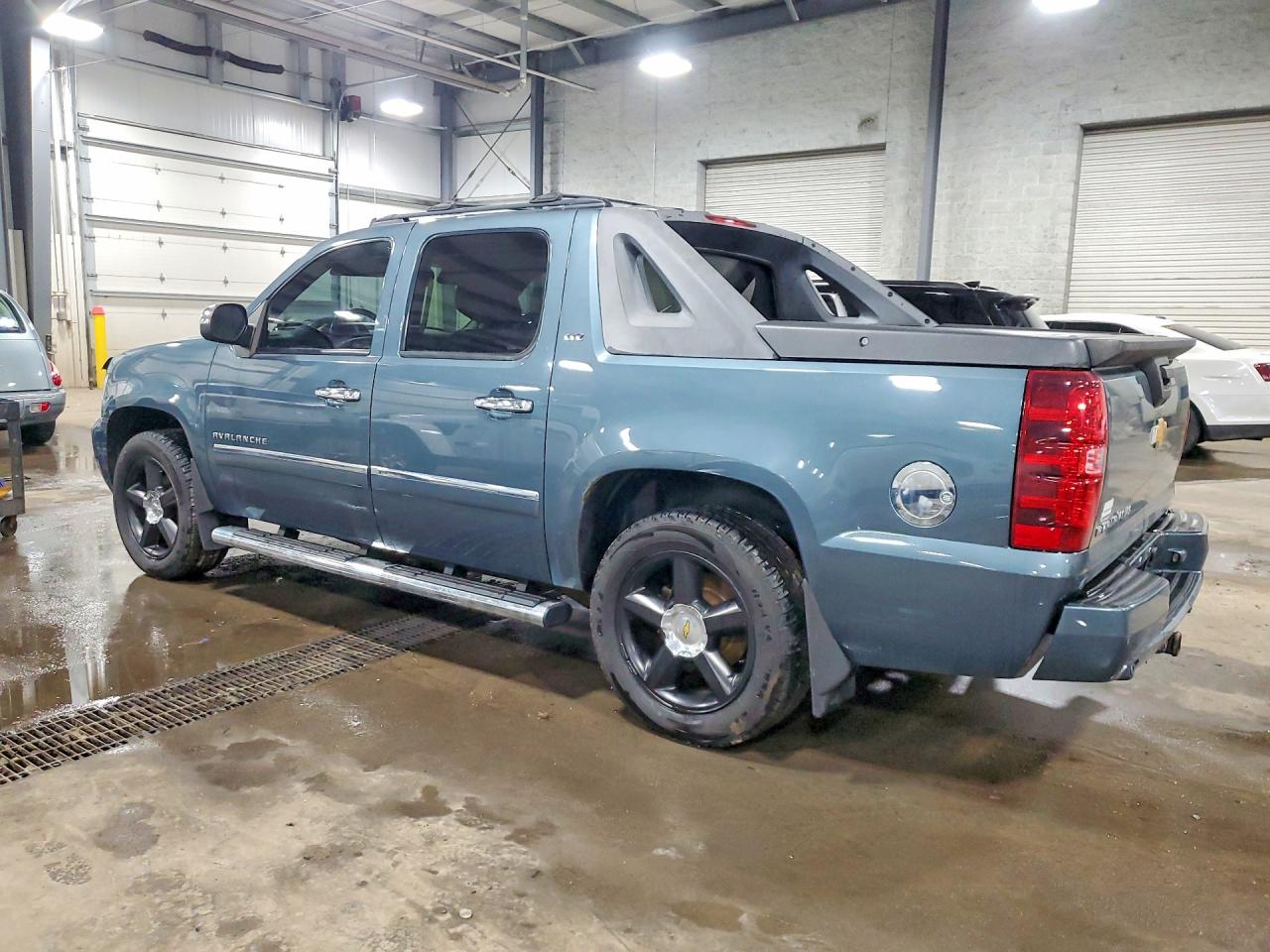 2012 Chevrolet Avalanche Ltz Синий vin: 3GNTKGE79CG181676