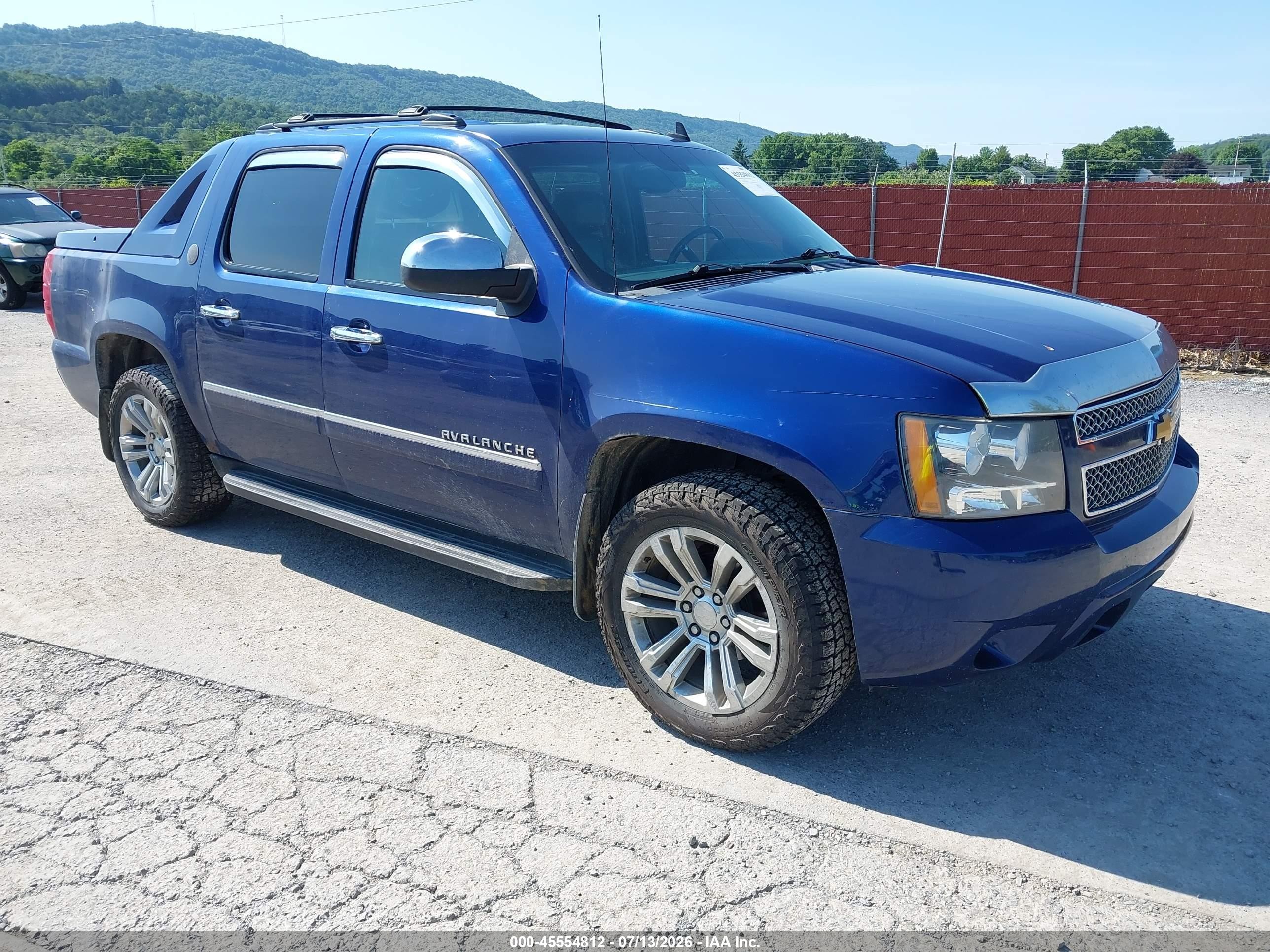 2013 Chevrolet Avalanche Ltz Blue vin: 3GNTKGE79DG195465