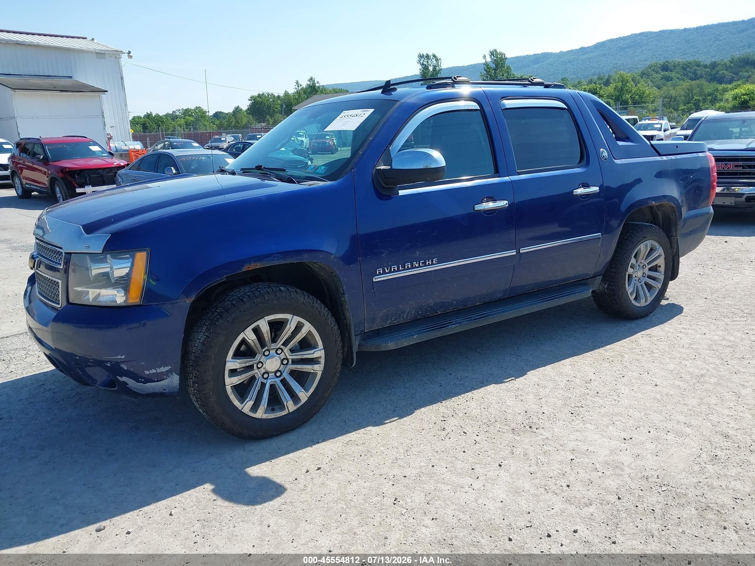 2013 Chevrolet Avalanche Ltz Blue vin: 3GNTKGE79DG195465