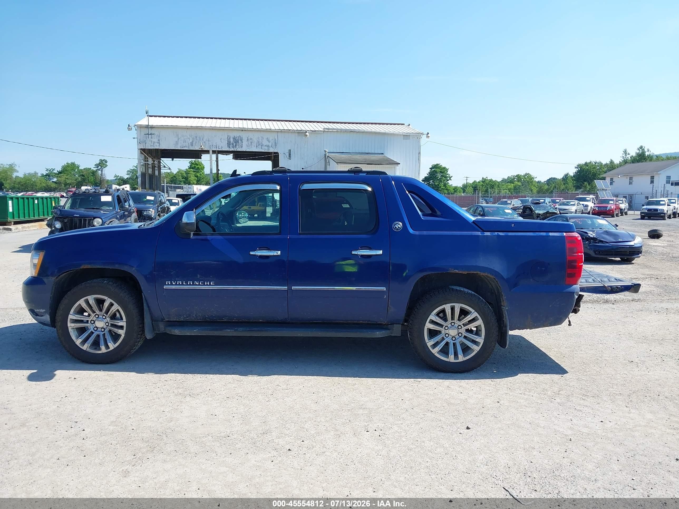 2013 Chevrolet Avalanche Ltz Blue vin: 3GNTKGE79DG195465