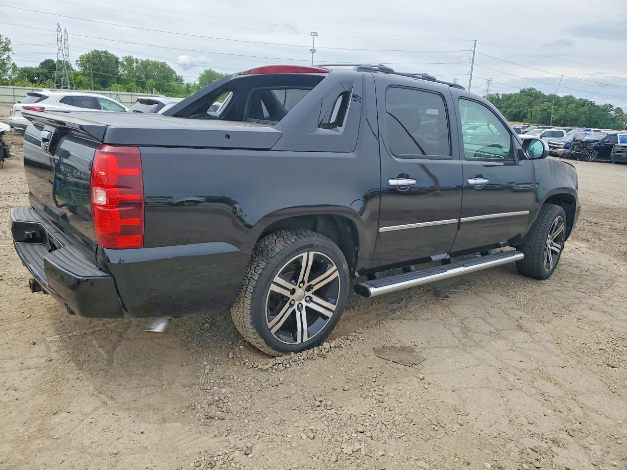 2013 Chevrolet Avalanche Ltz Black vin: 3GNTKGE7XDG200933