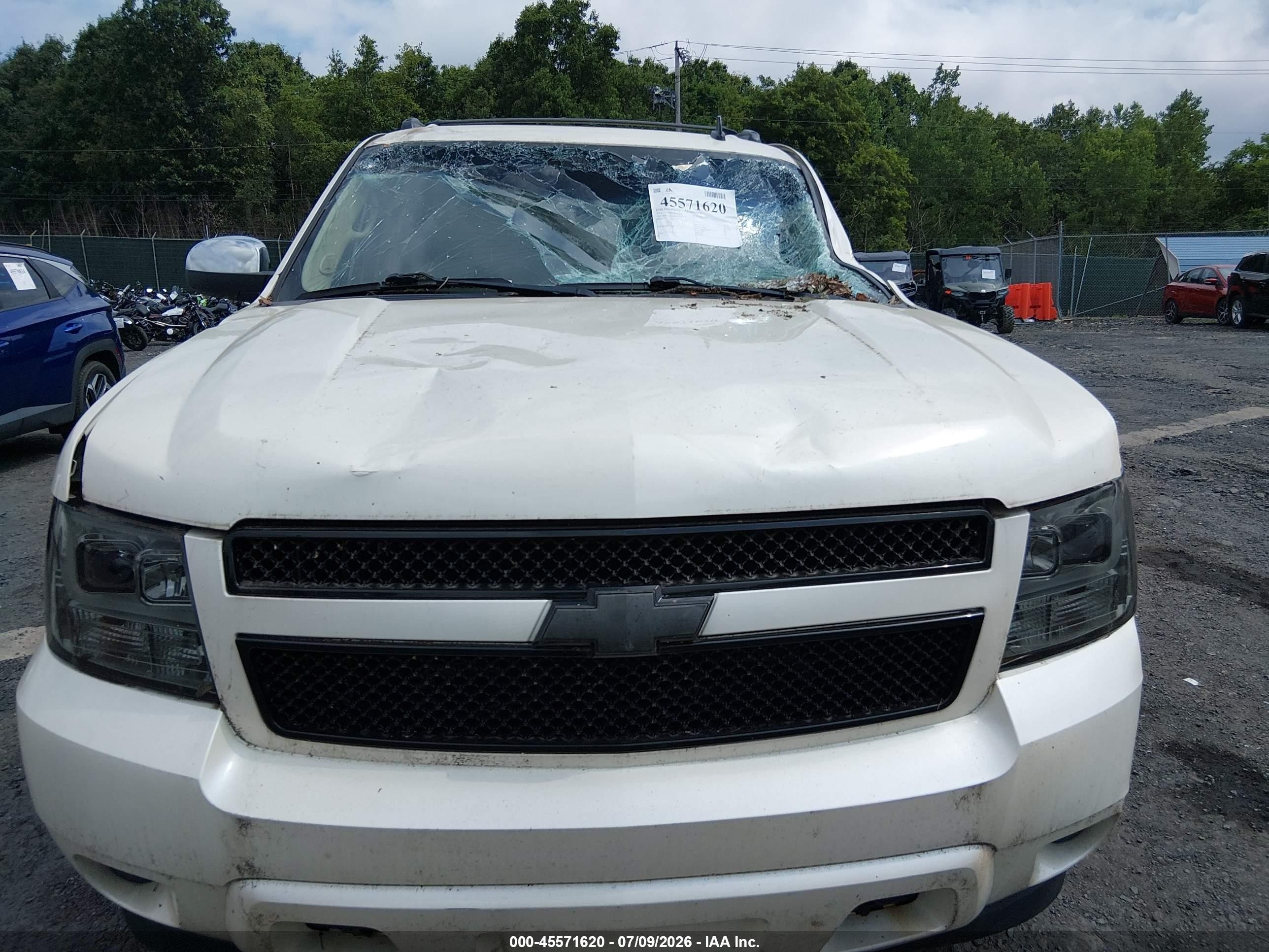 2013 Chevrolet Avalanche Ltz White vin: 3GNTKGE7XDG206070