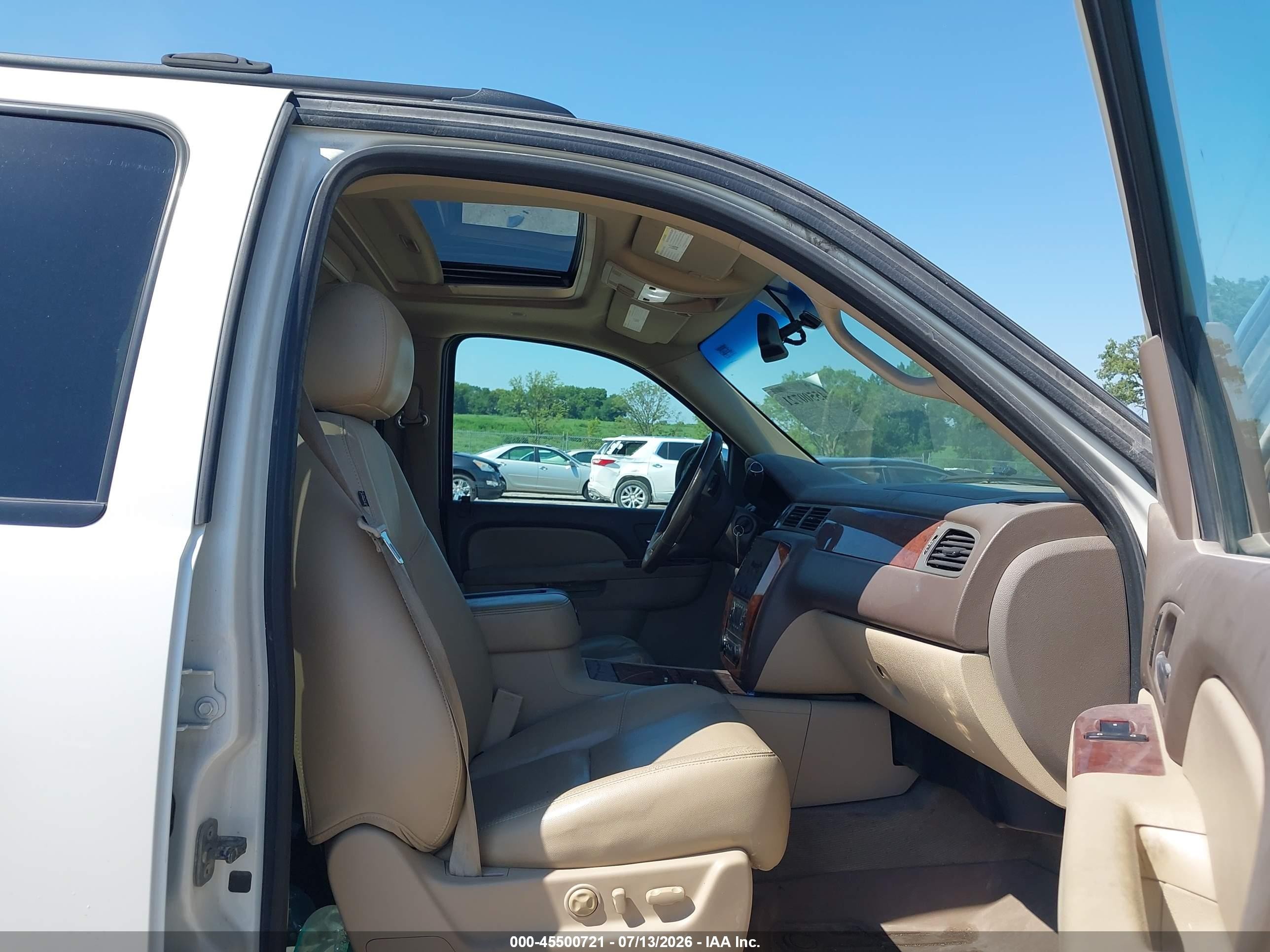 2013 Chevrolet Avalanche Ltz White vin: 3GNTKGE7XDG250179