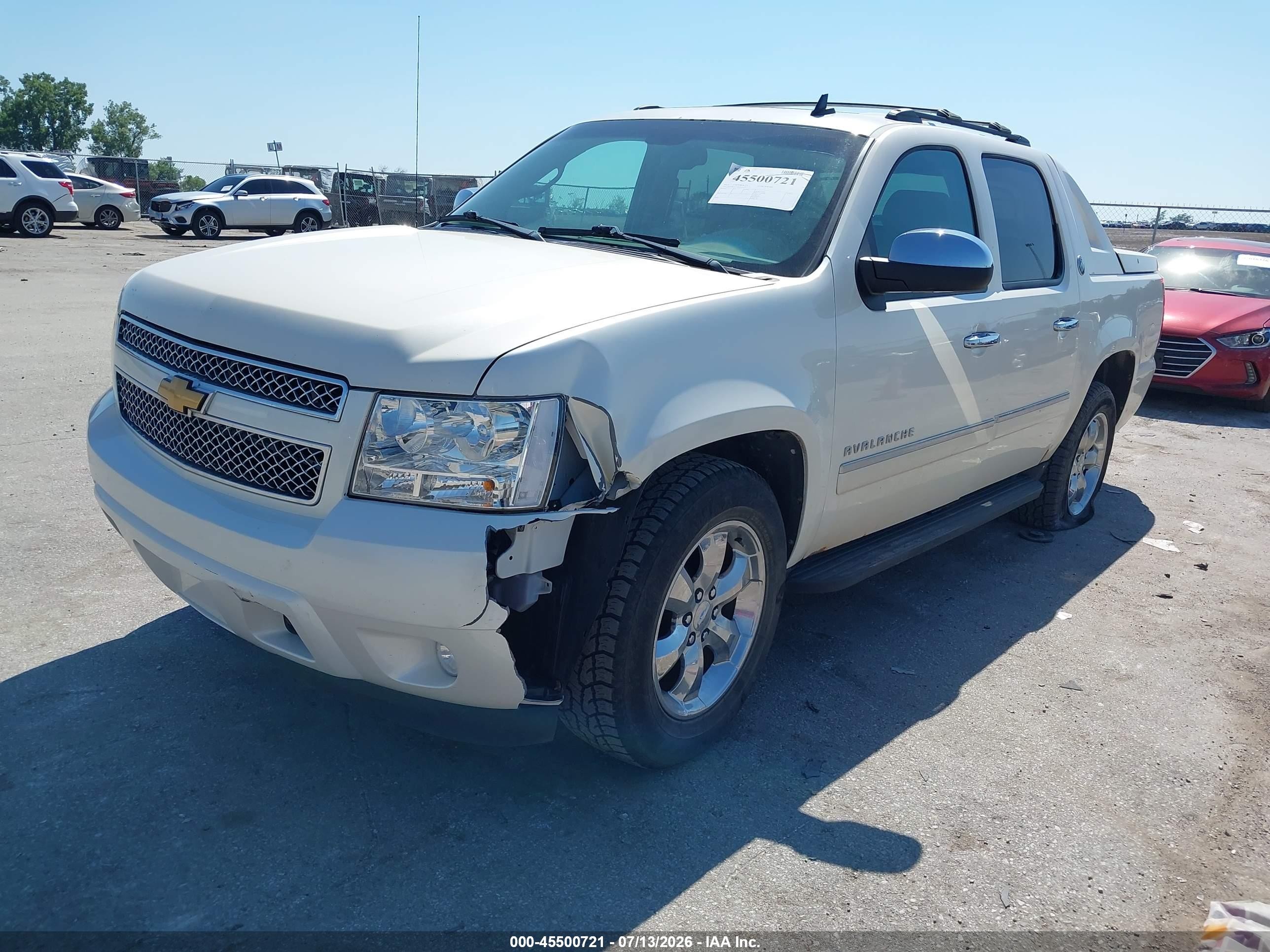 2013 Chevrolet Avalanche Ltz White vin: 3GNTKGE7XDG250179