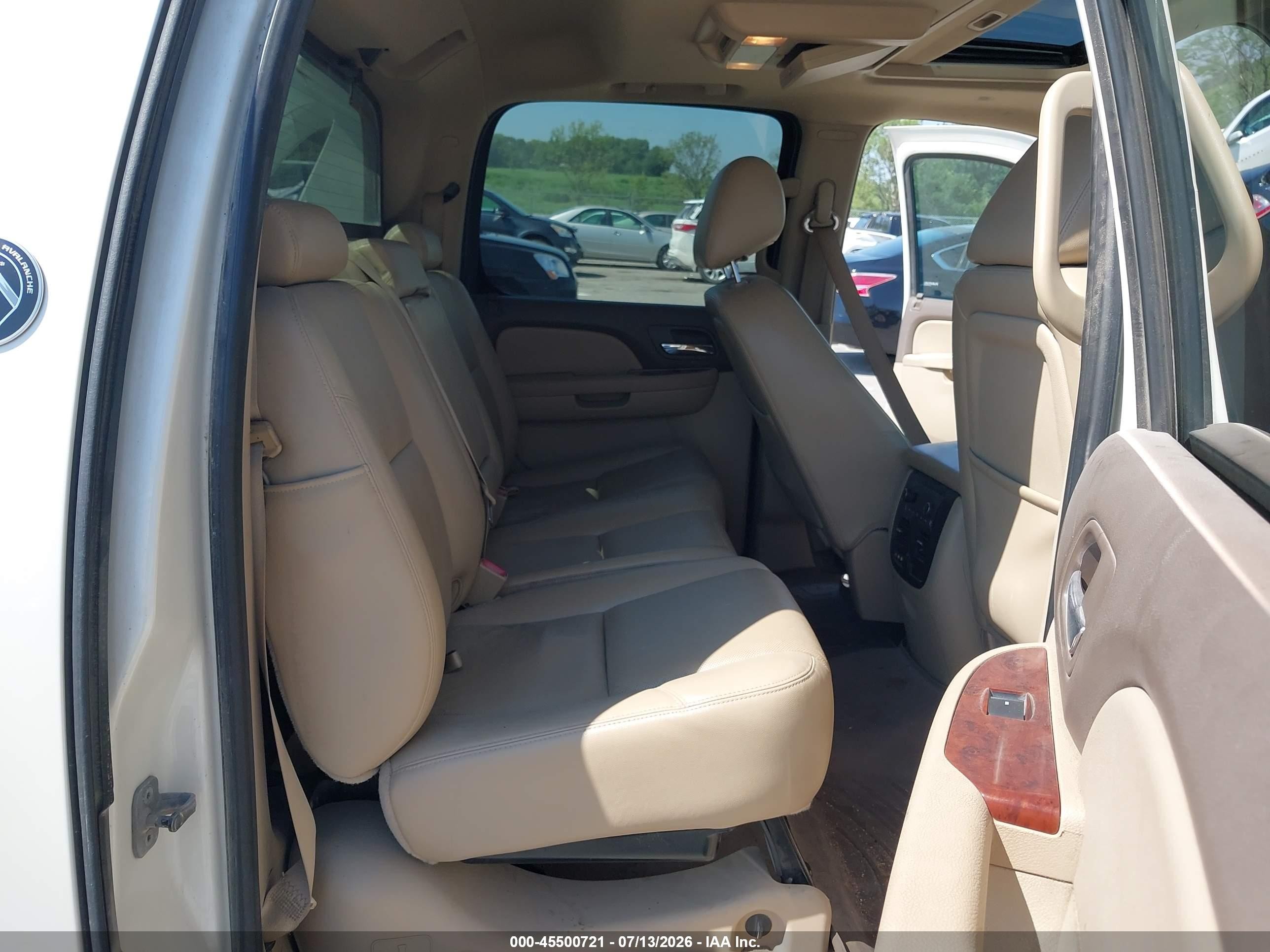 2013 Chevrolet Avalanche Ltz White vin: 3GNTKGE7XDG250179