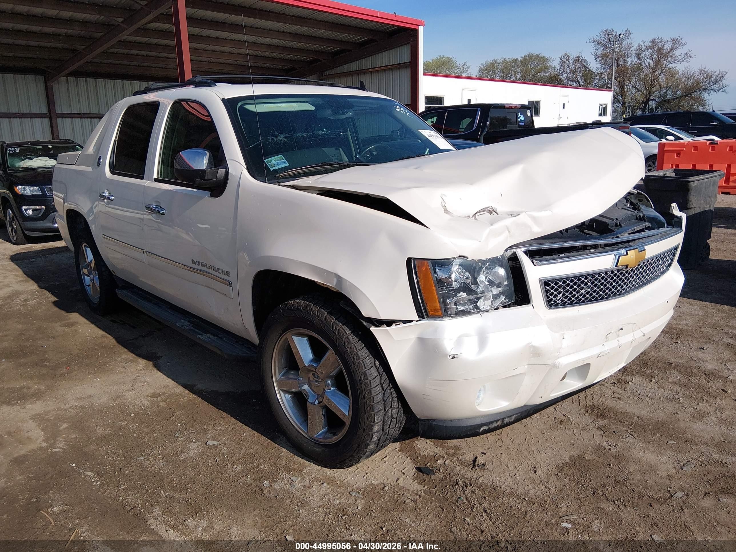 2013 Chevrolet Avalanche Ltz White vin: 3GNTKGE7XDG293145