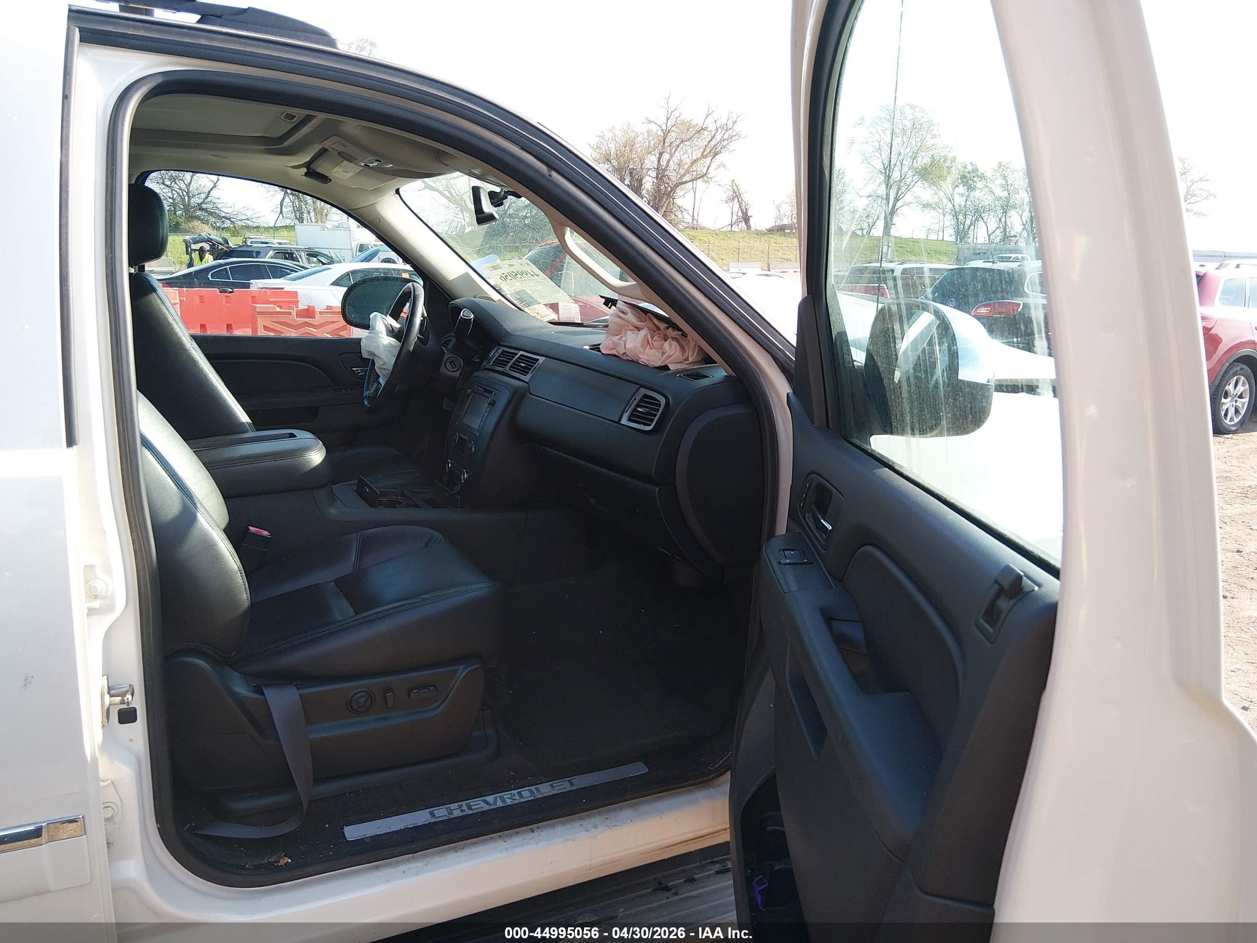 2013 Chevrolet Avalanche Ltz White vin: 3GNTKGE7XDG293145