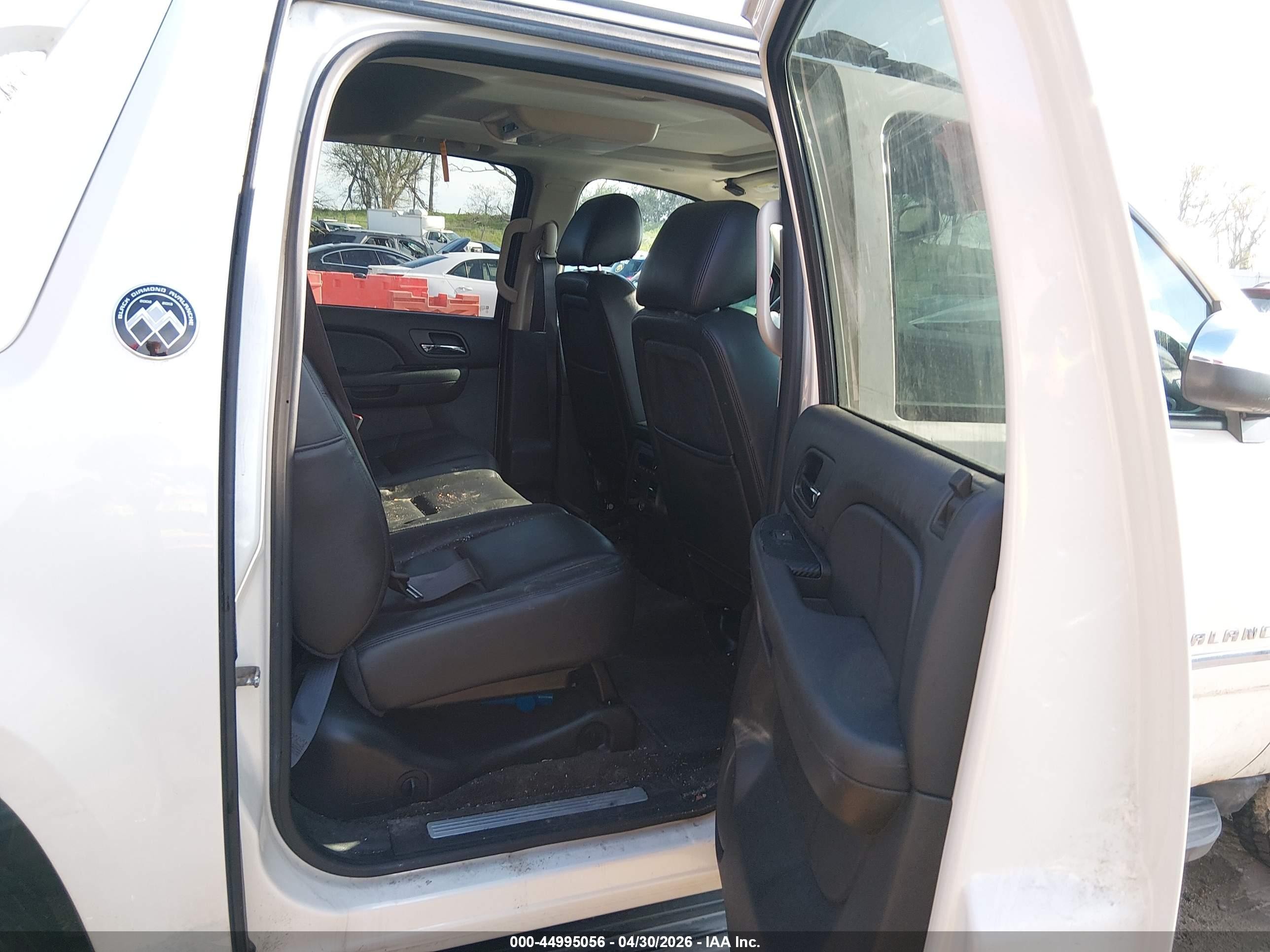 2013 Chevrolet Avalanche Ltz White vin: 3GNTKGE7XDG293145