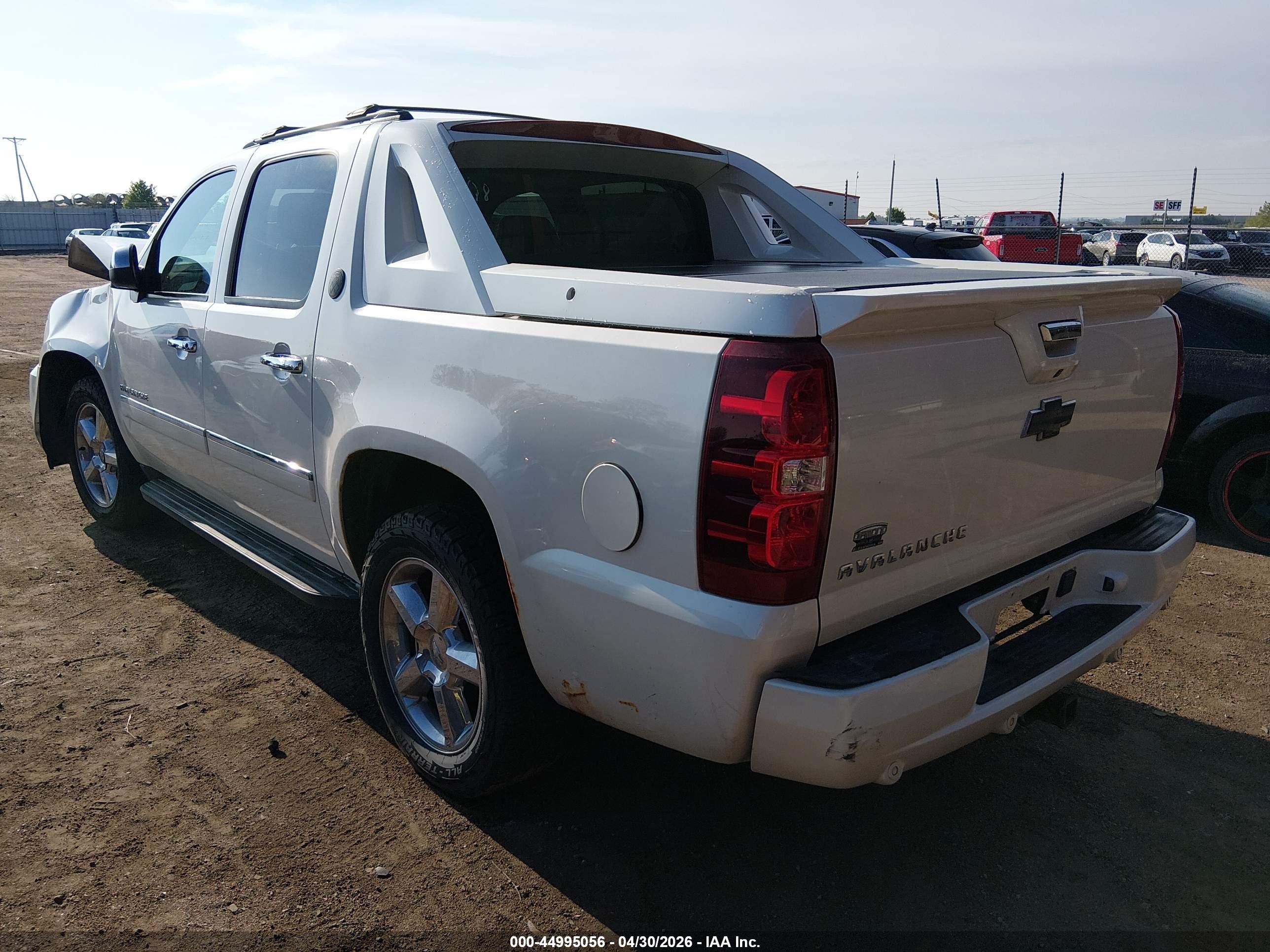 2013 Chevrolet Avalanche Ltz White vin: 3GNTKGE7XDG293145