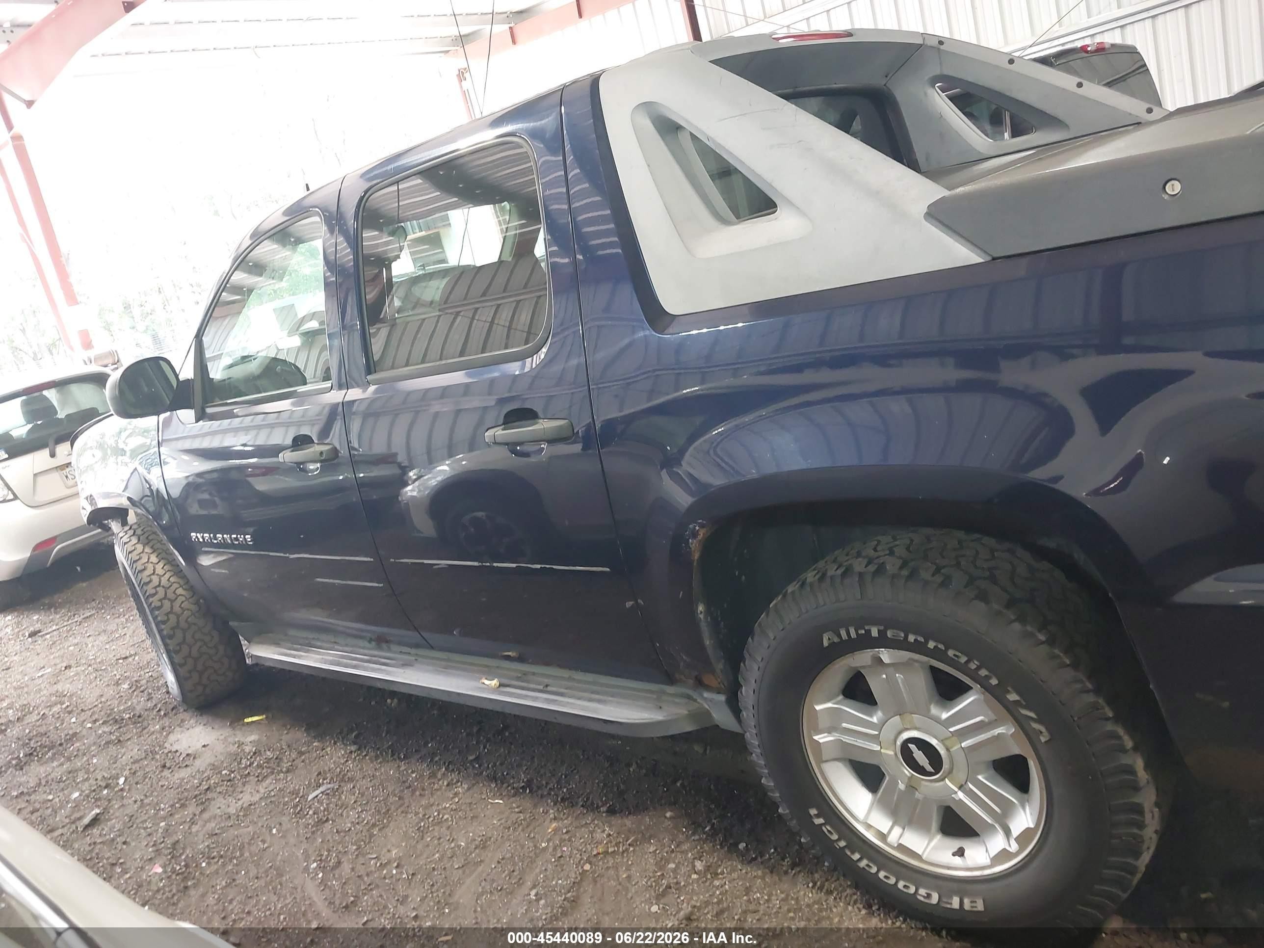 2010 Chevrolet Avalanche 1500 Ls Синий vin: 3GNVKEE00AG298723