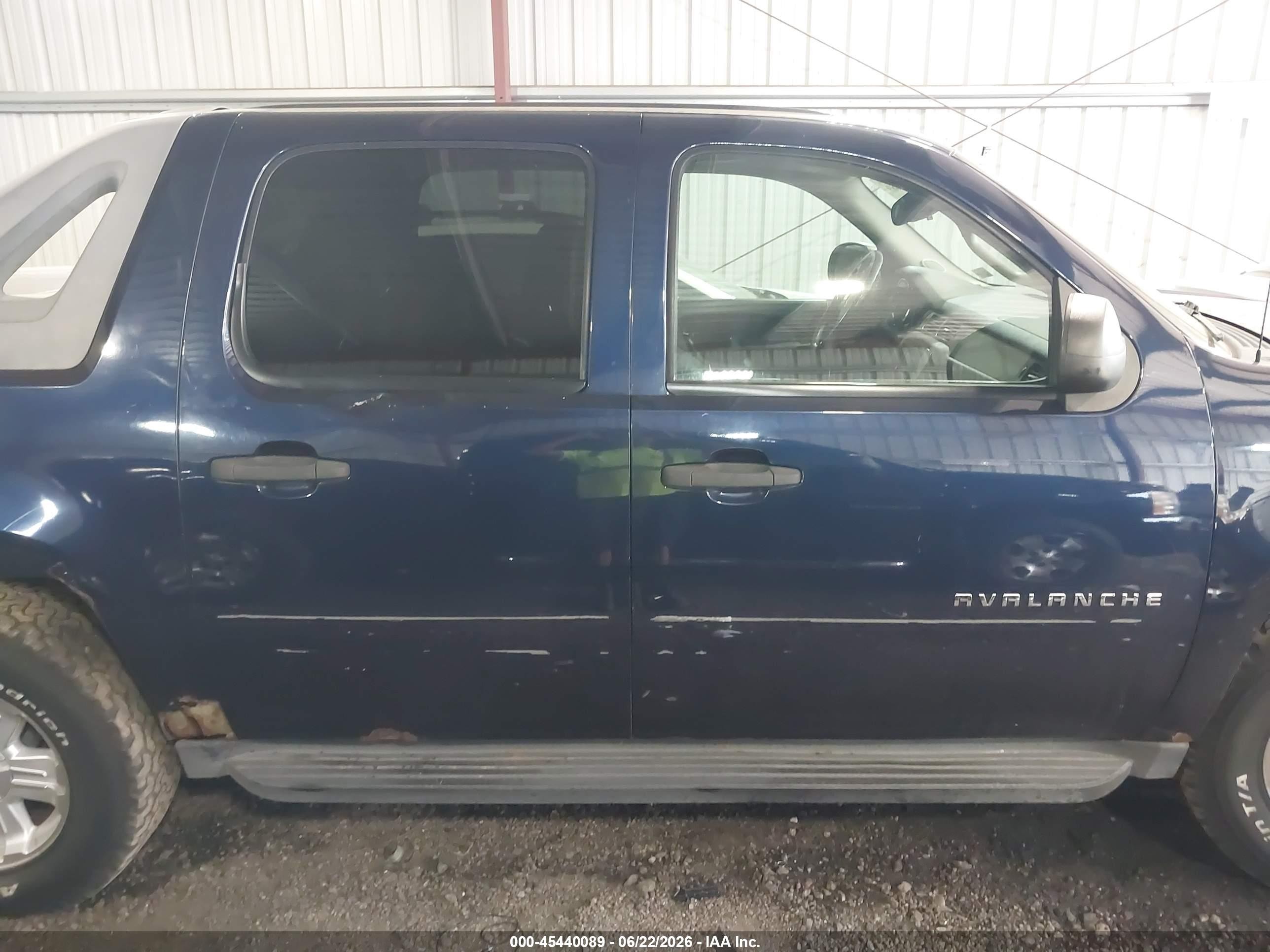 2010 Chevrolet Avalanche 1500 Ls Синий vin: 3GNVKEE00AG298723