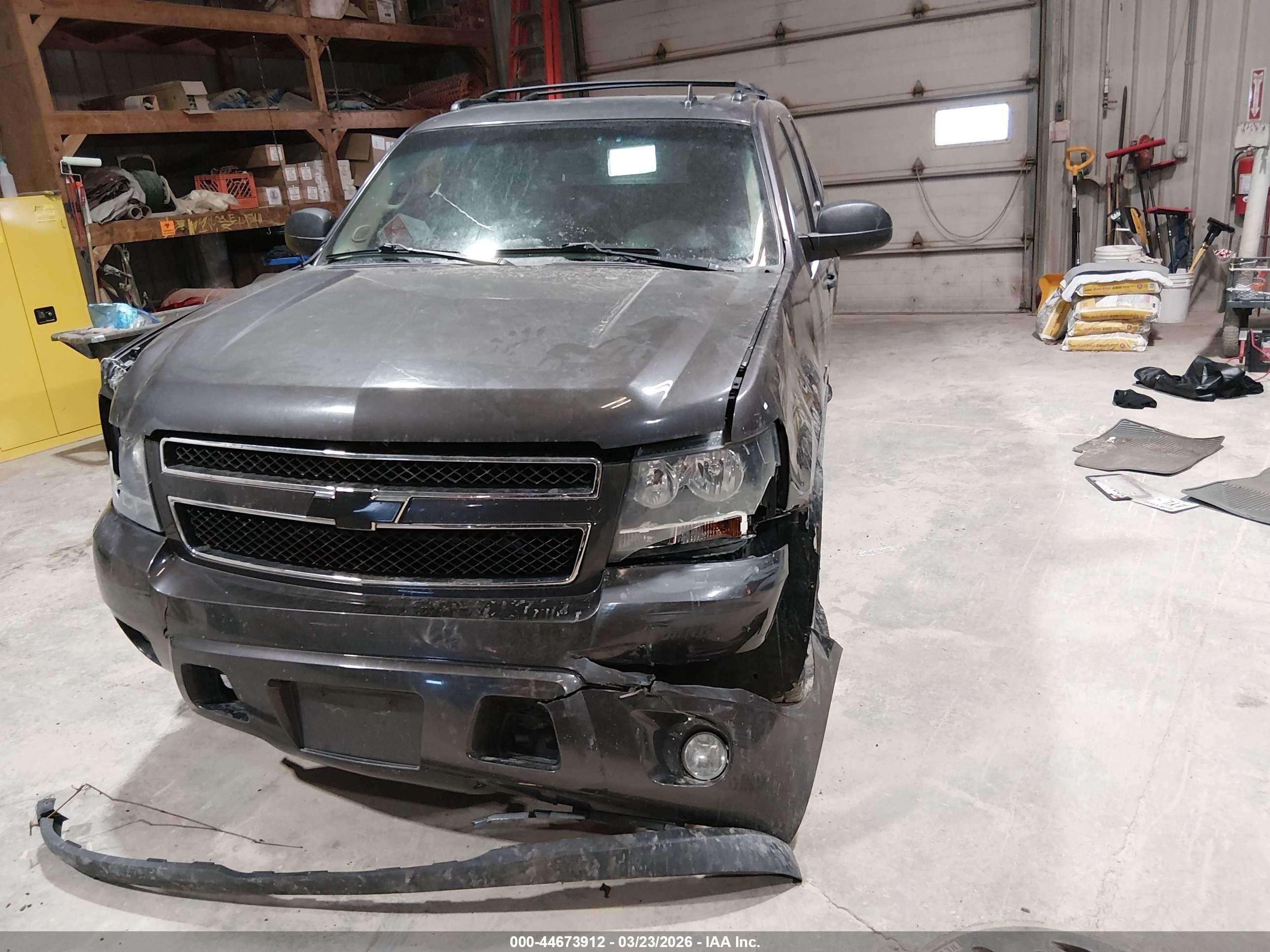 2010 Chevrolet Avalanche 1500 Ls Gray vin: 3GNVKEE0XAG157948