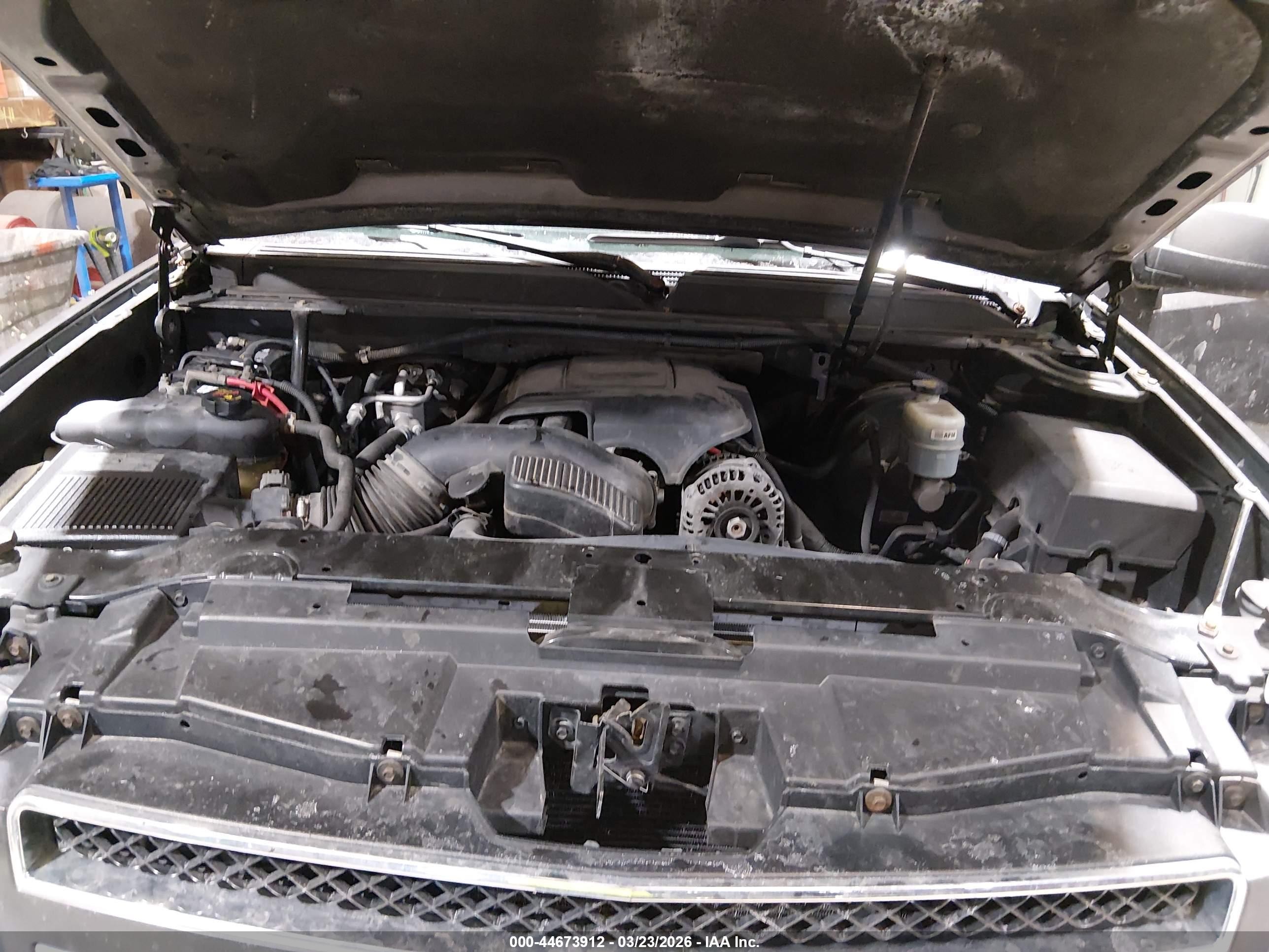 2010 Chevrolet Avalanche 1500 Ls Gray vin: 3GNVKEE0XAG157948