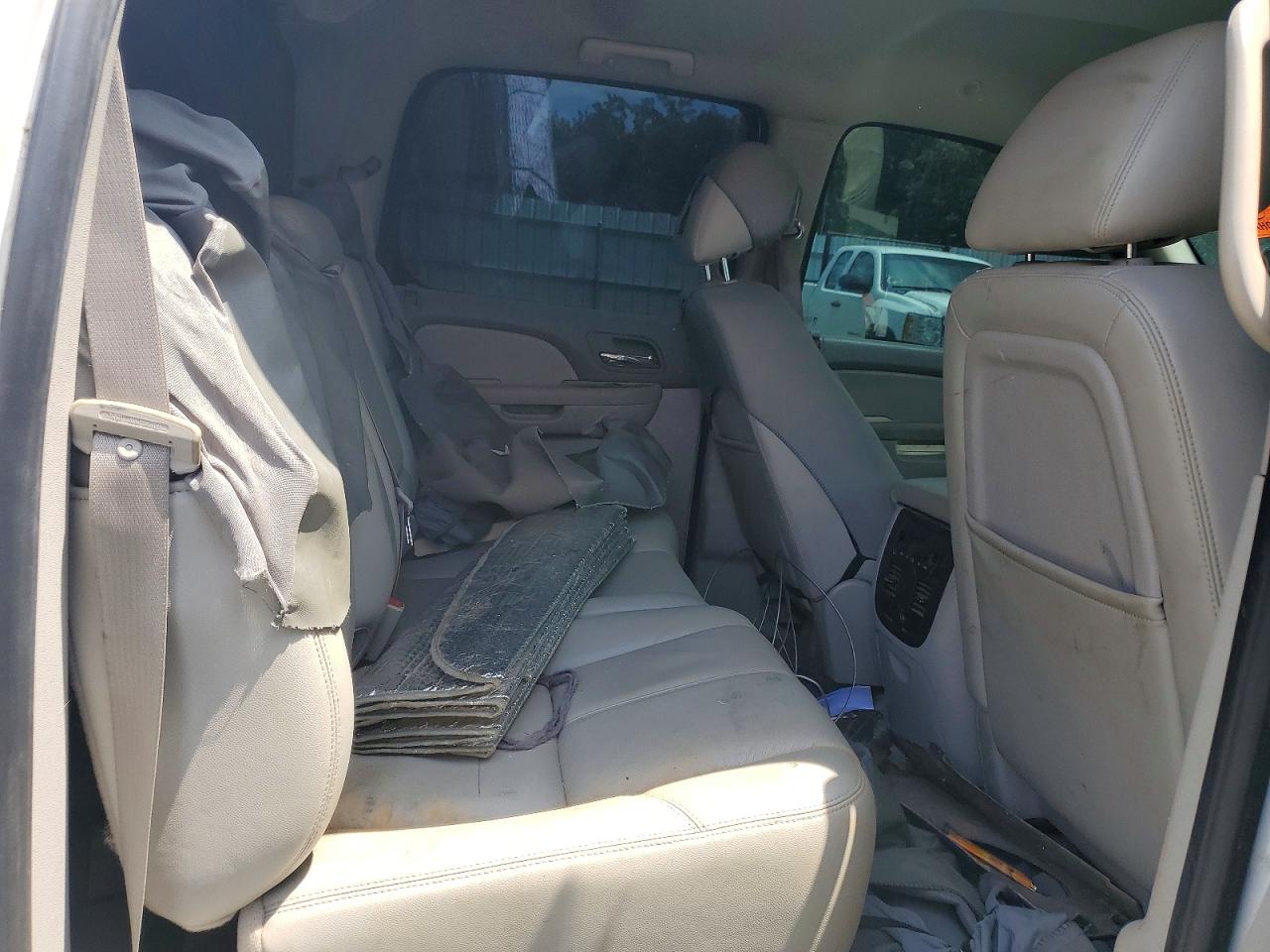 2010 Chevrolet Avalanche Lt Белый vin: 3GNVKFE04AG131450
