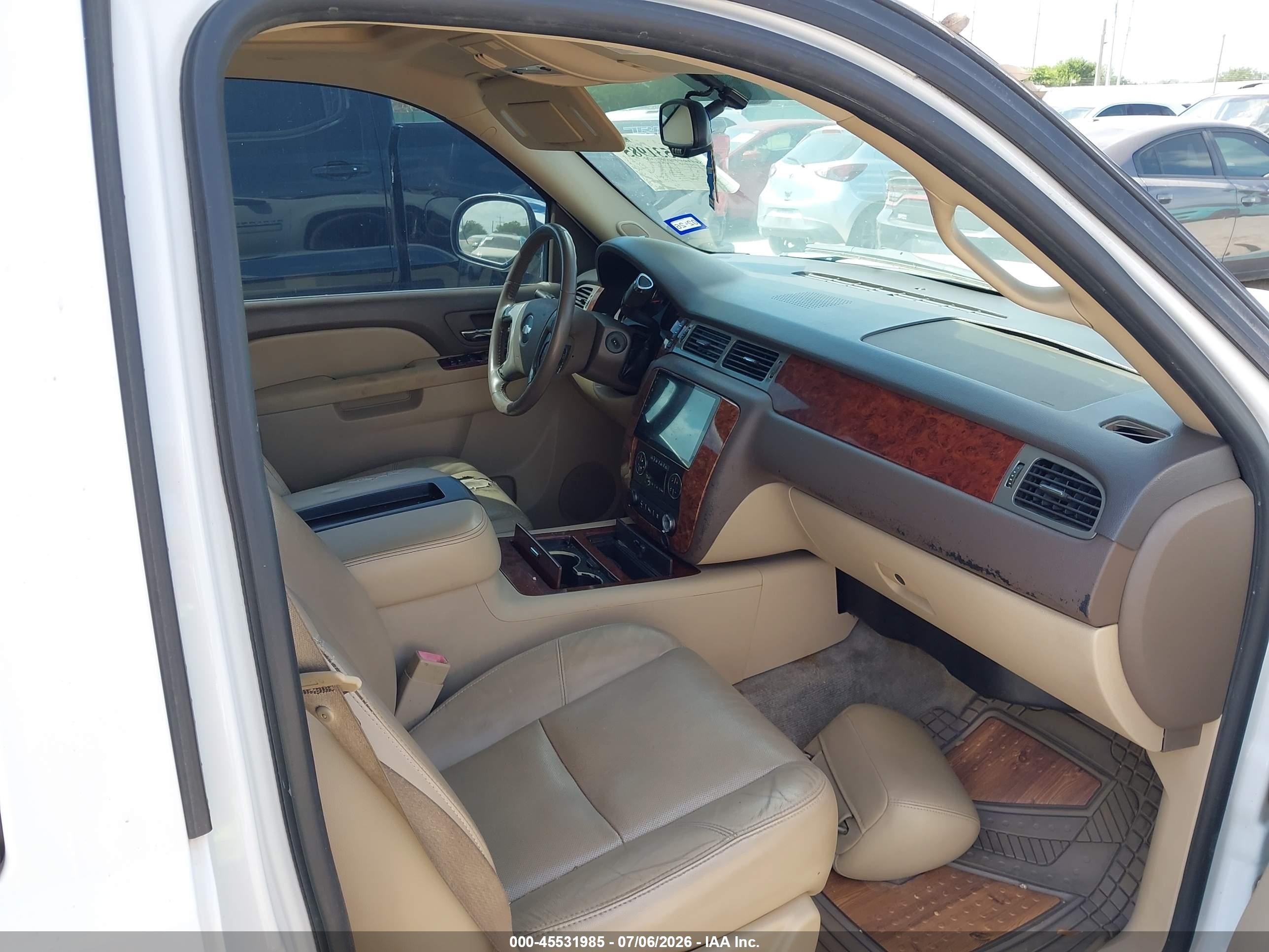 2010 Chevrolet Avalanche 1500 Ltz White vin: 3GNVKGE00AG168324