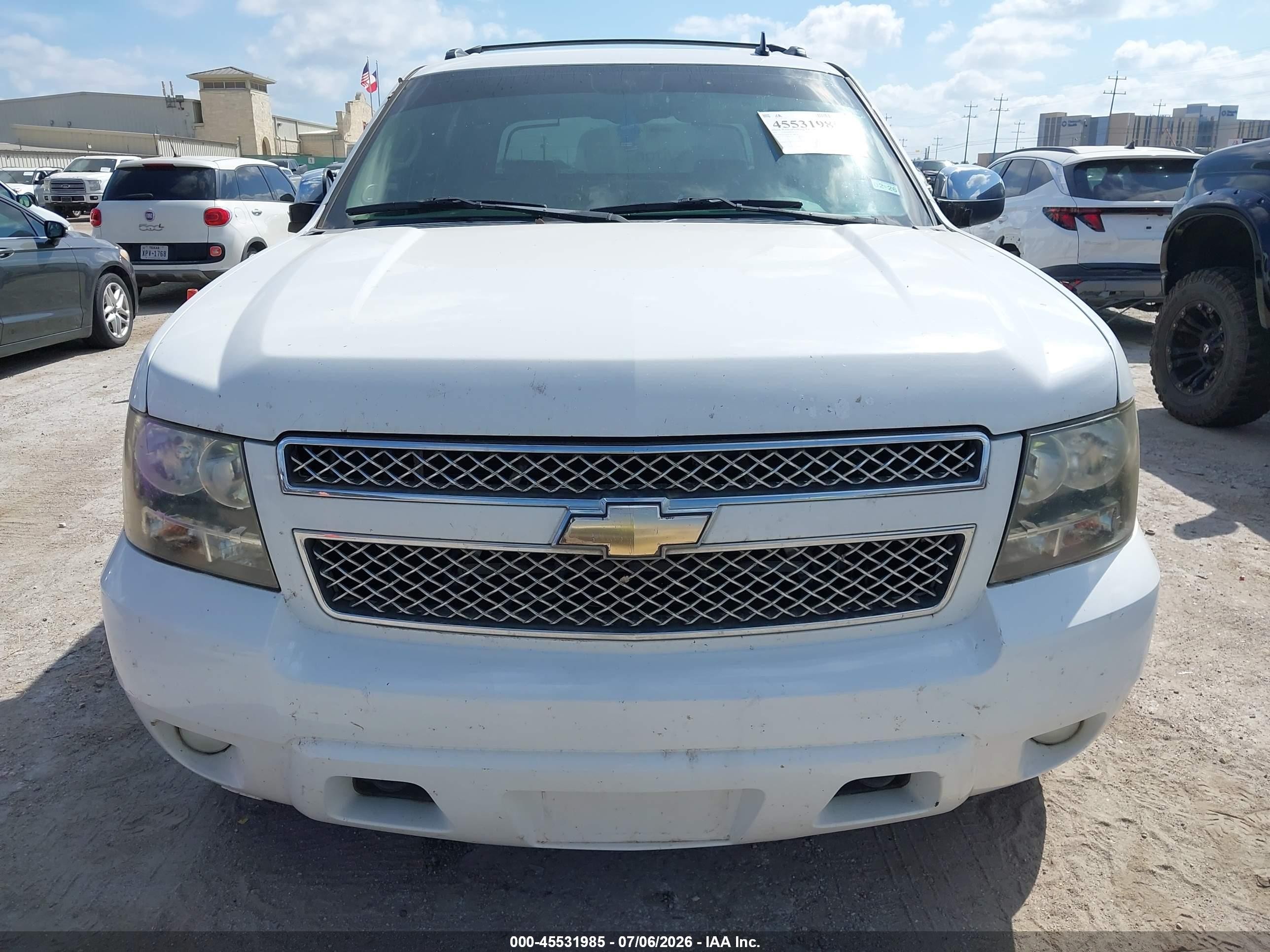 2010 Chevrolet Avalanche 1500 Ltz White vin: 3GNVKGE00AG168324