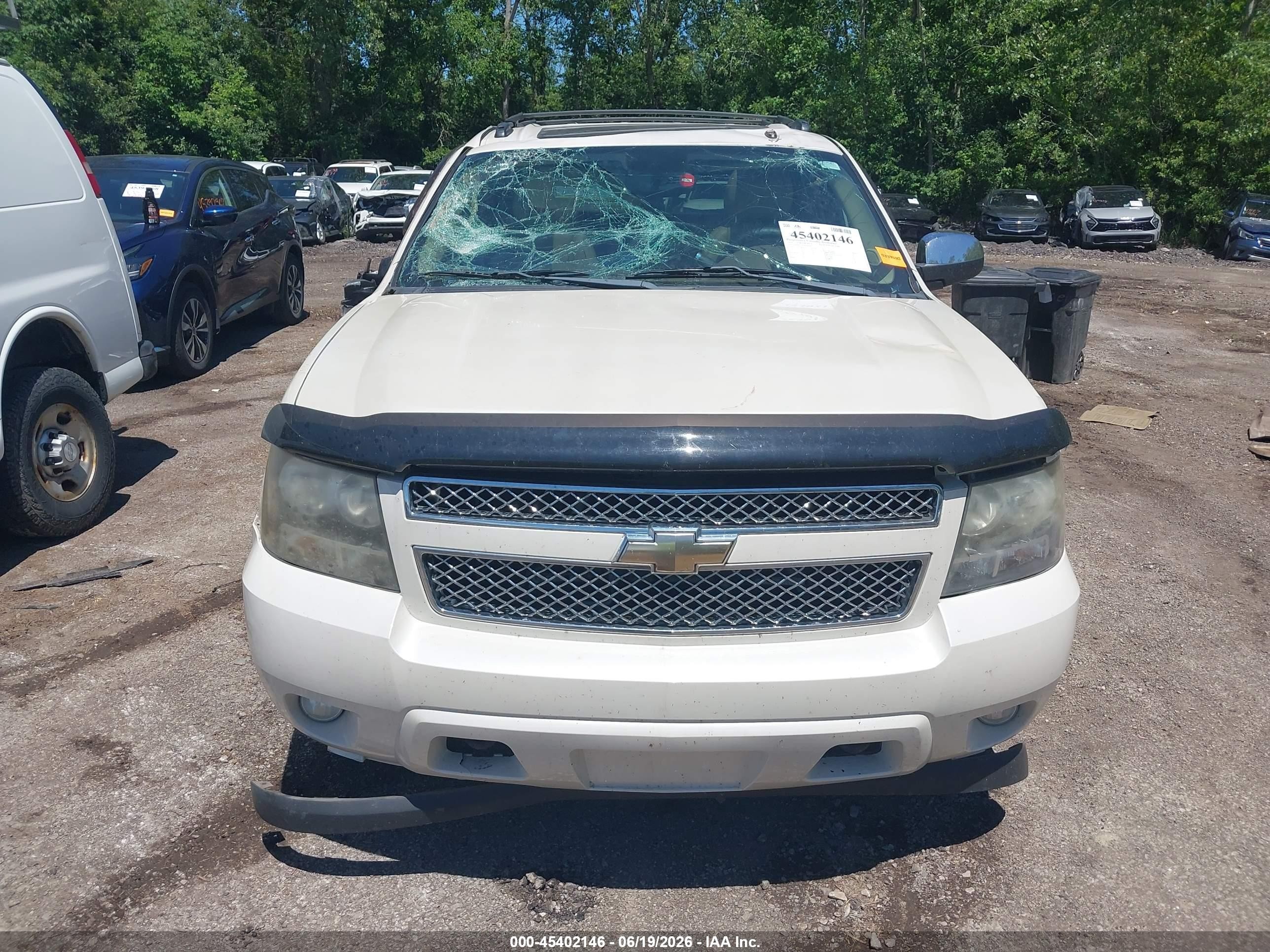 2010 Chevrolet Avalanche 1500 Ltz White vin: 3GNVKGE00AG283893