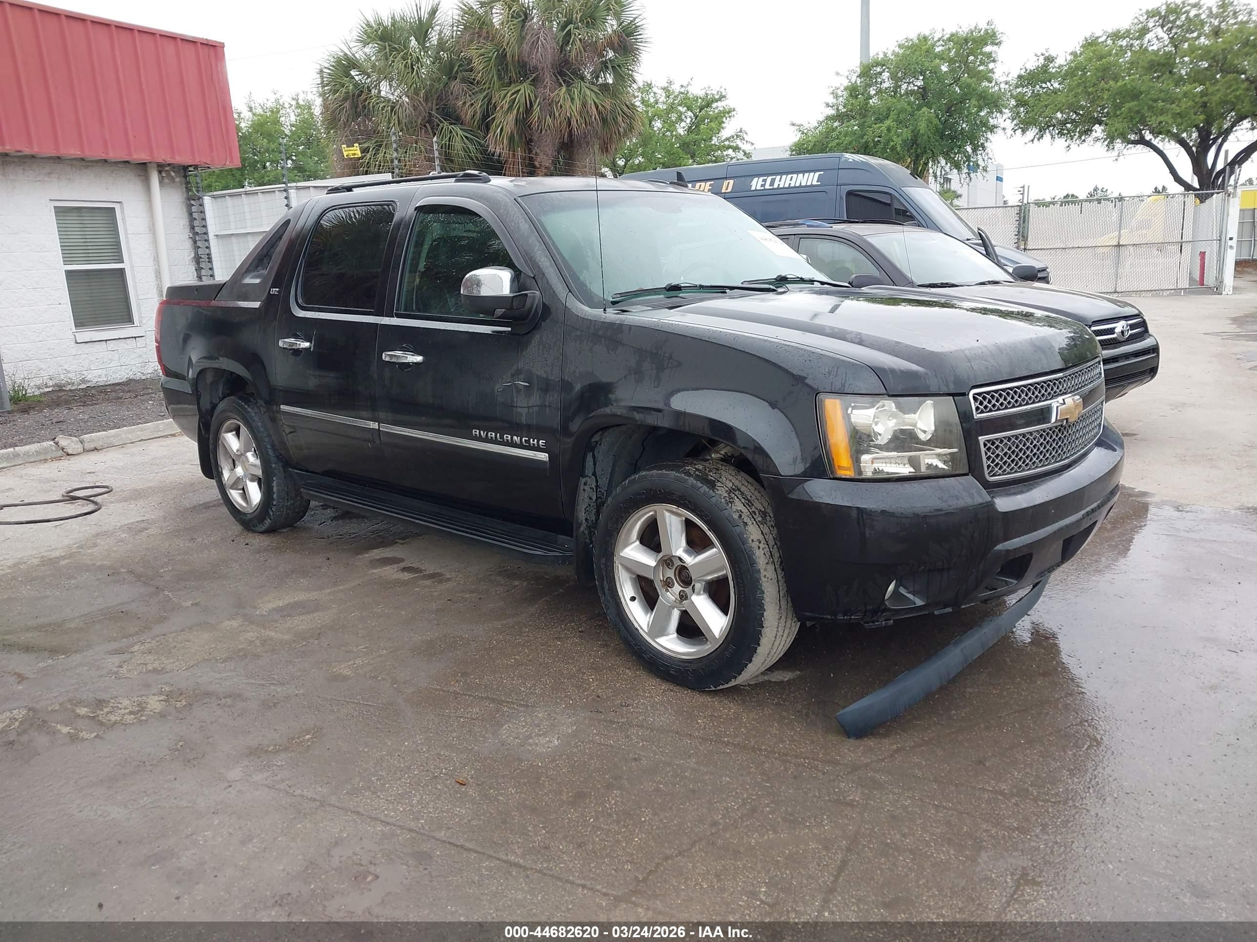 2010 Chevrolet Avalanche Ltz Black vin: 3GNVKGE07AG211105