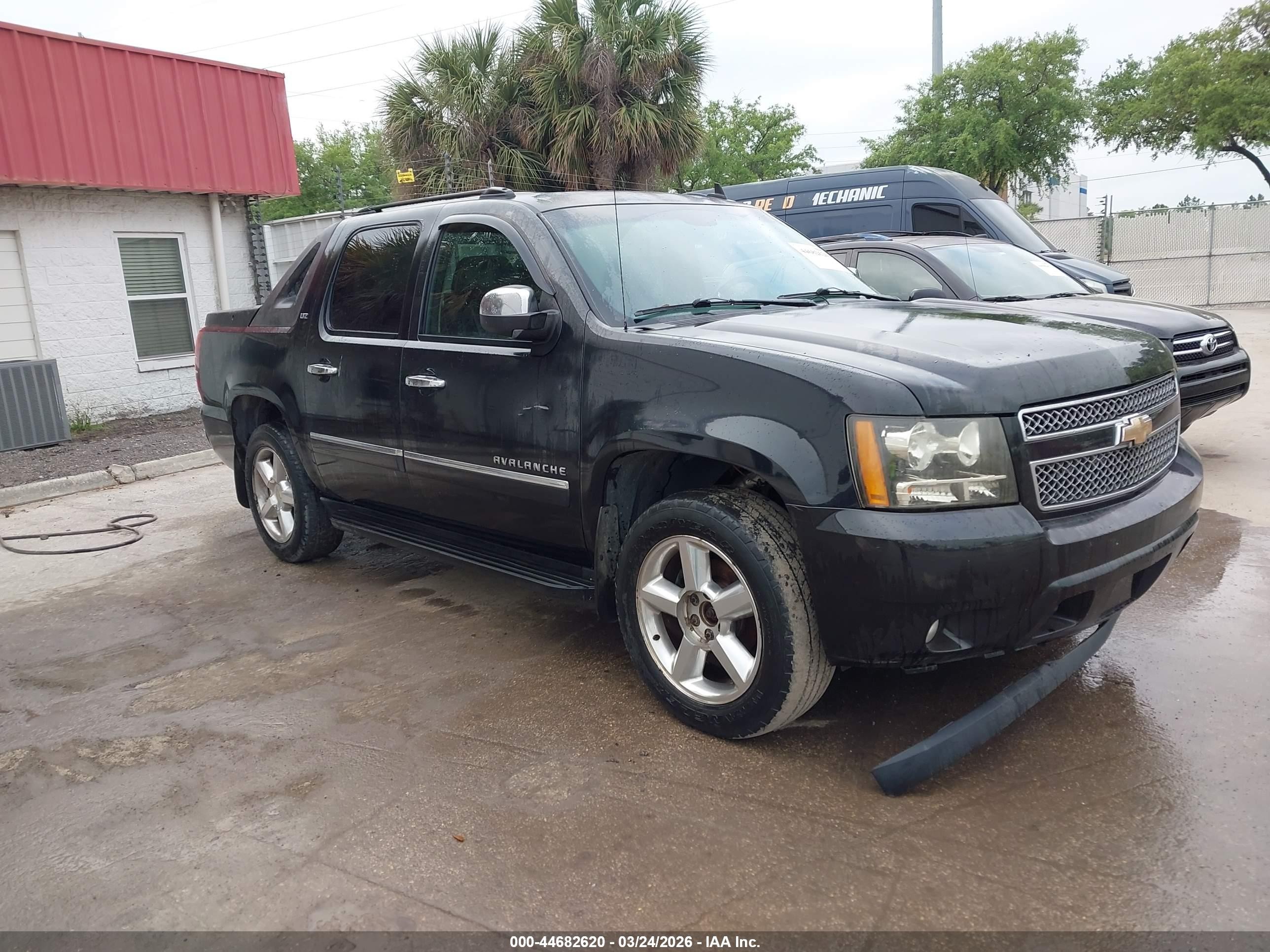 2010 Chevrolet Avalanche Ltz Black vin: 3GNVKGE07AG211105