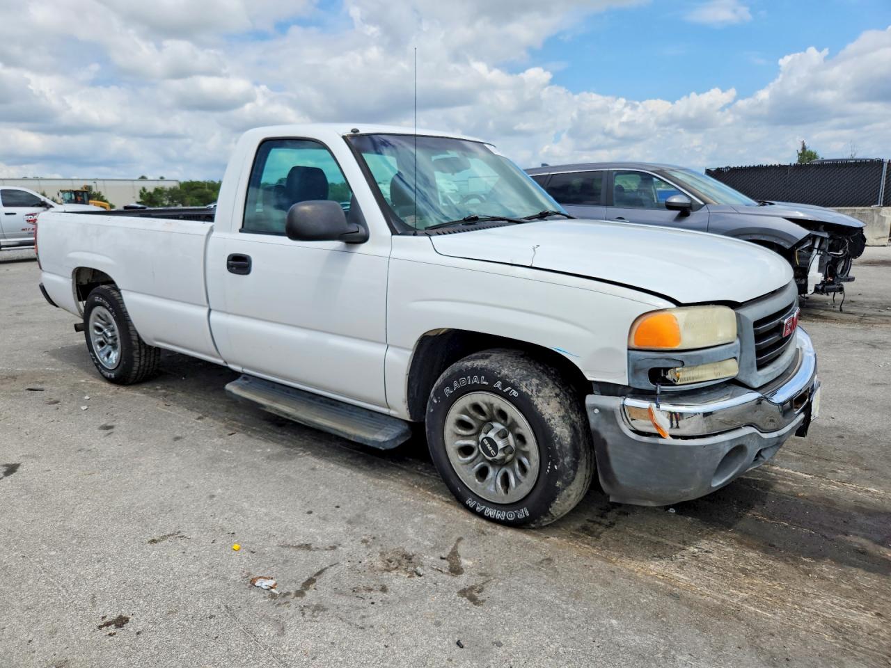 2007 Gmc New Sierra C1500 Classic White vin: 3GTEC14X27G208333