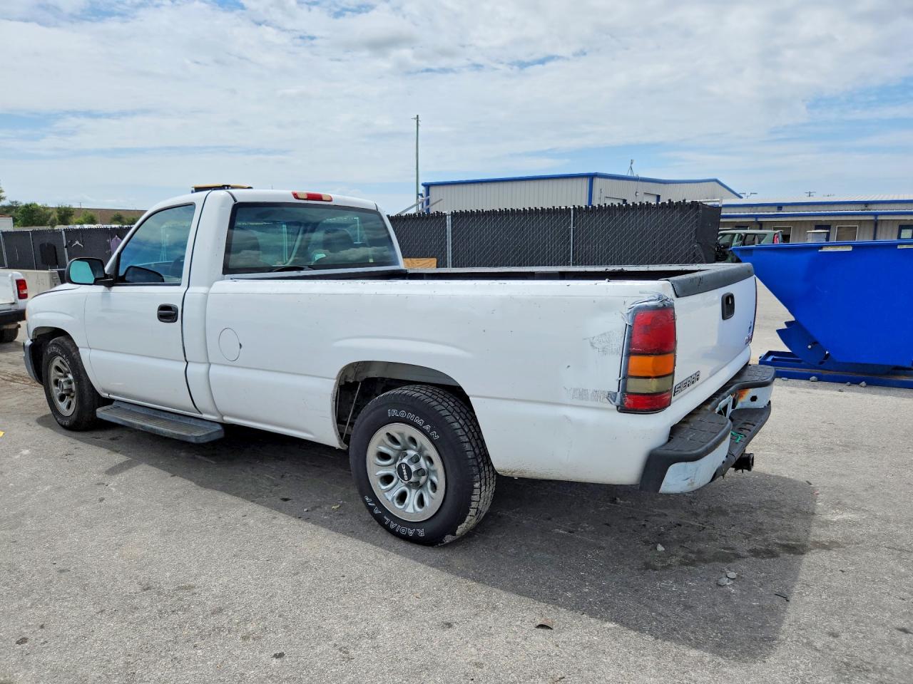 2007 Gmc New Sierra C1500 Classic White vin: 3GTEC14X27G208333