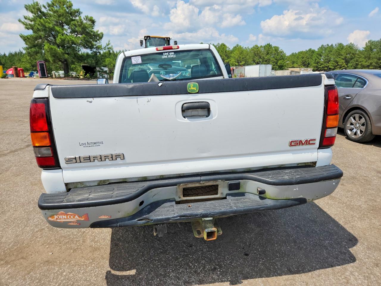 2007 Gmc New Sierra C1500 Classic White vin: 3GTEC14X47G166537