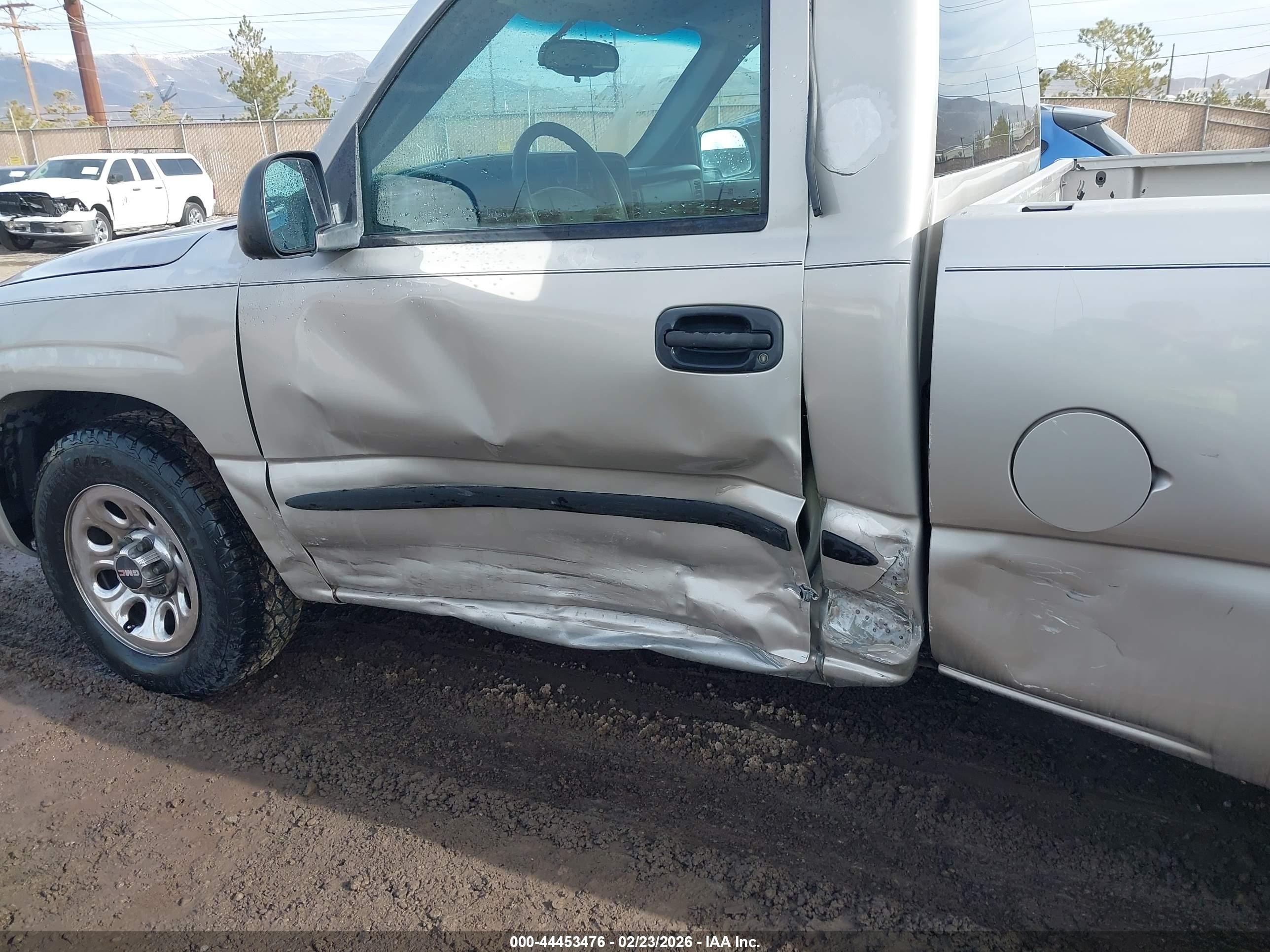 2007 Gmc Sierra 1500 Classic Sl Silver vin: 3GTEC14X57G234005