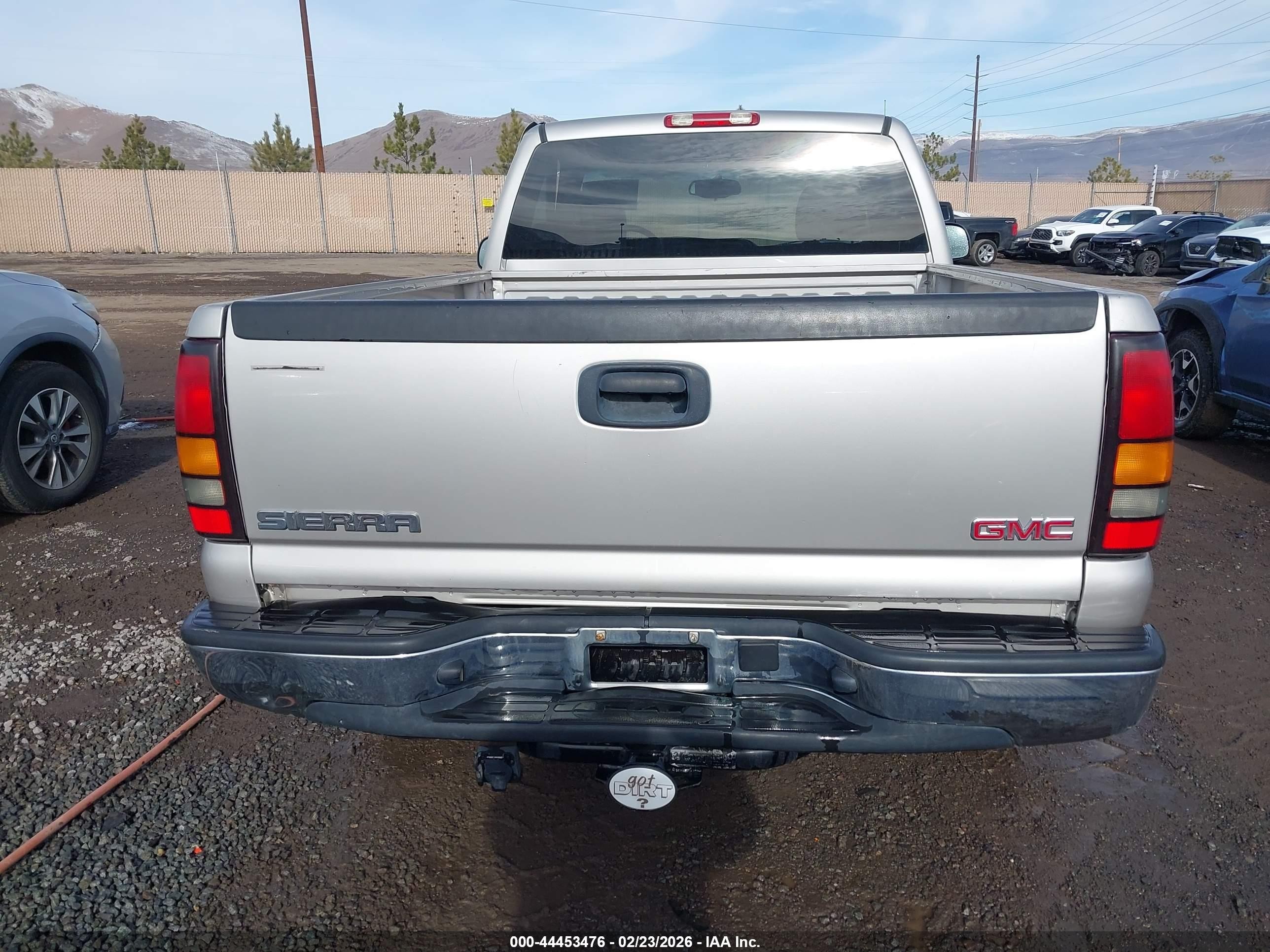 2007 Gmc Sierra 1500 Classic Sl Silver vin: 3GTEC14X57G234005