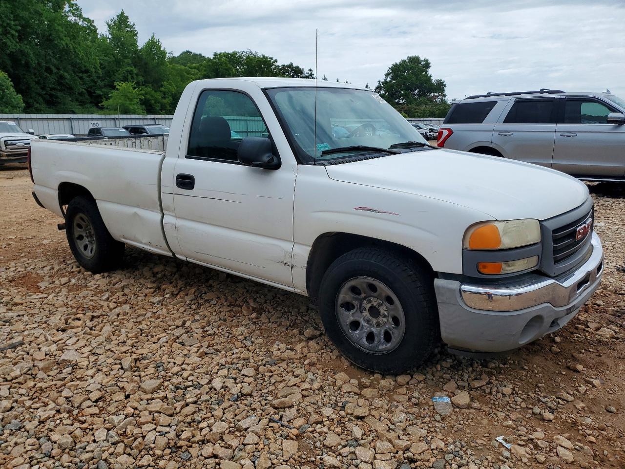 2007 Gmc New Sierra C1500 Classic White vin: 3GTEC14X77G241022