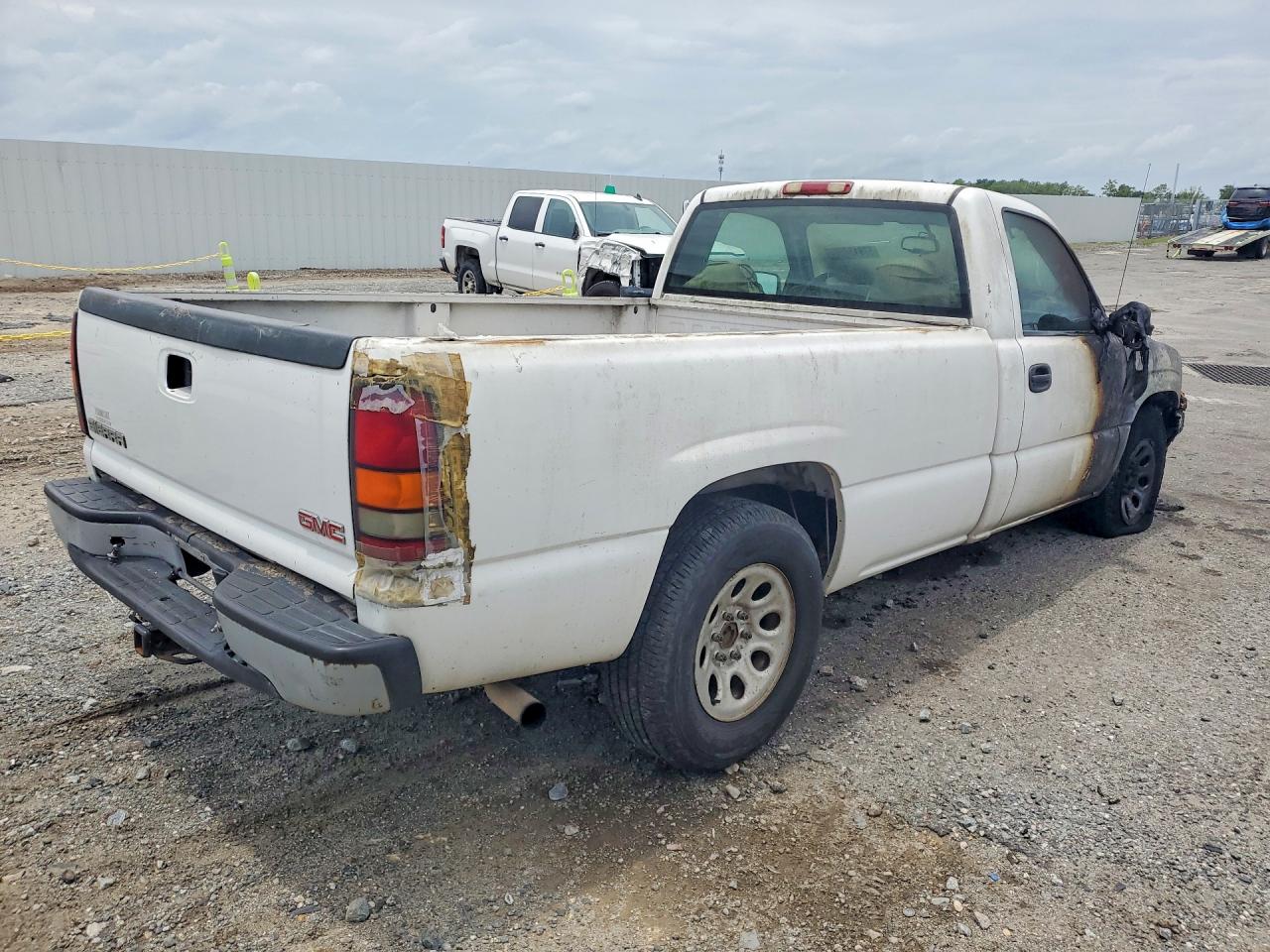 2006 Gmc New Sierra C1500 White vin: 3GTEC14X96G168198