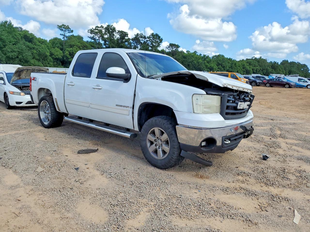 2007 Gmc New Sierra K1500 White vin: 3GTEK13387G532436