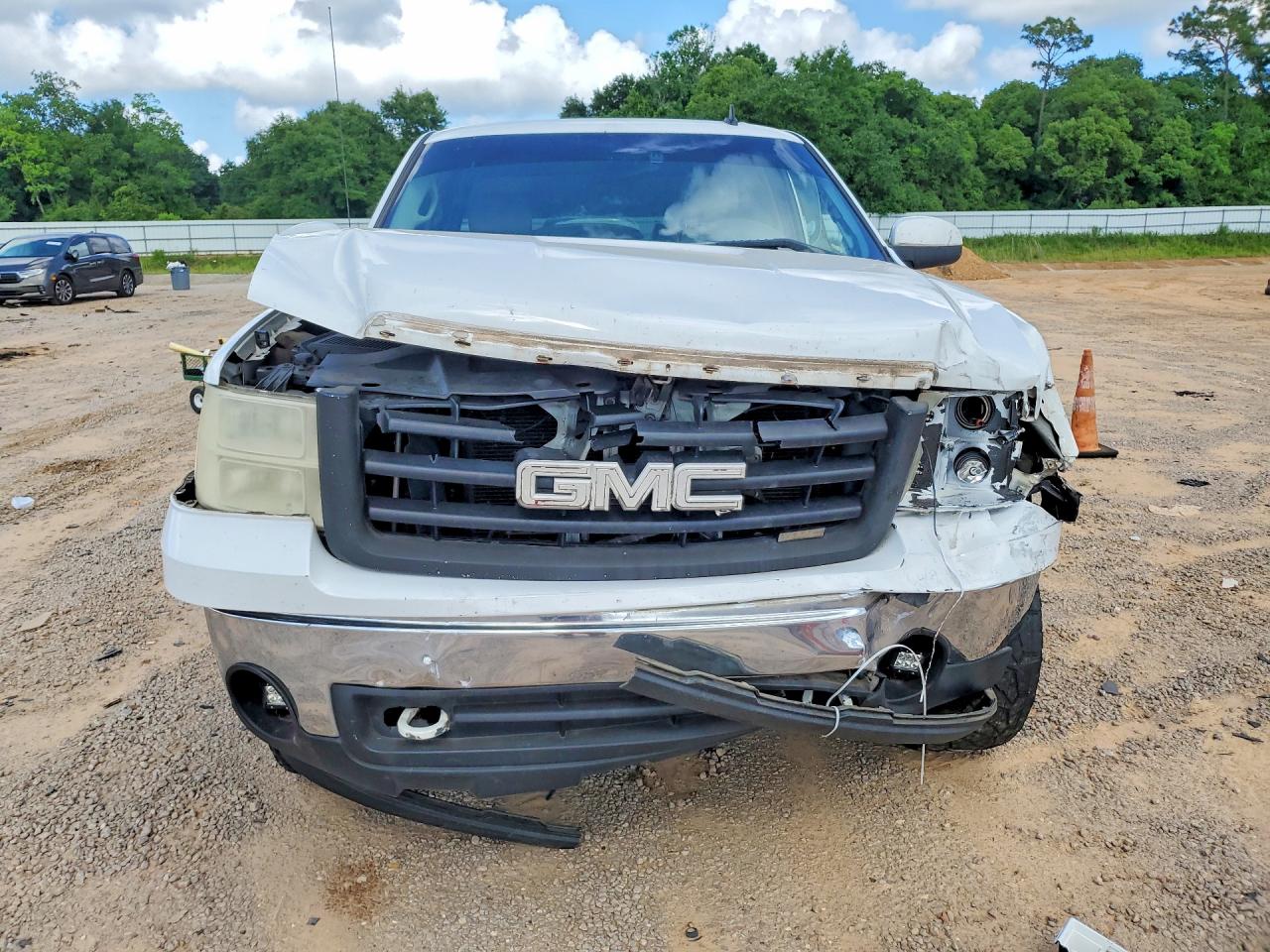 2007 Gmc New Sierra K1500 White vin: 3GTEK13387G532436