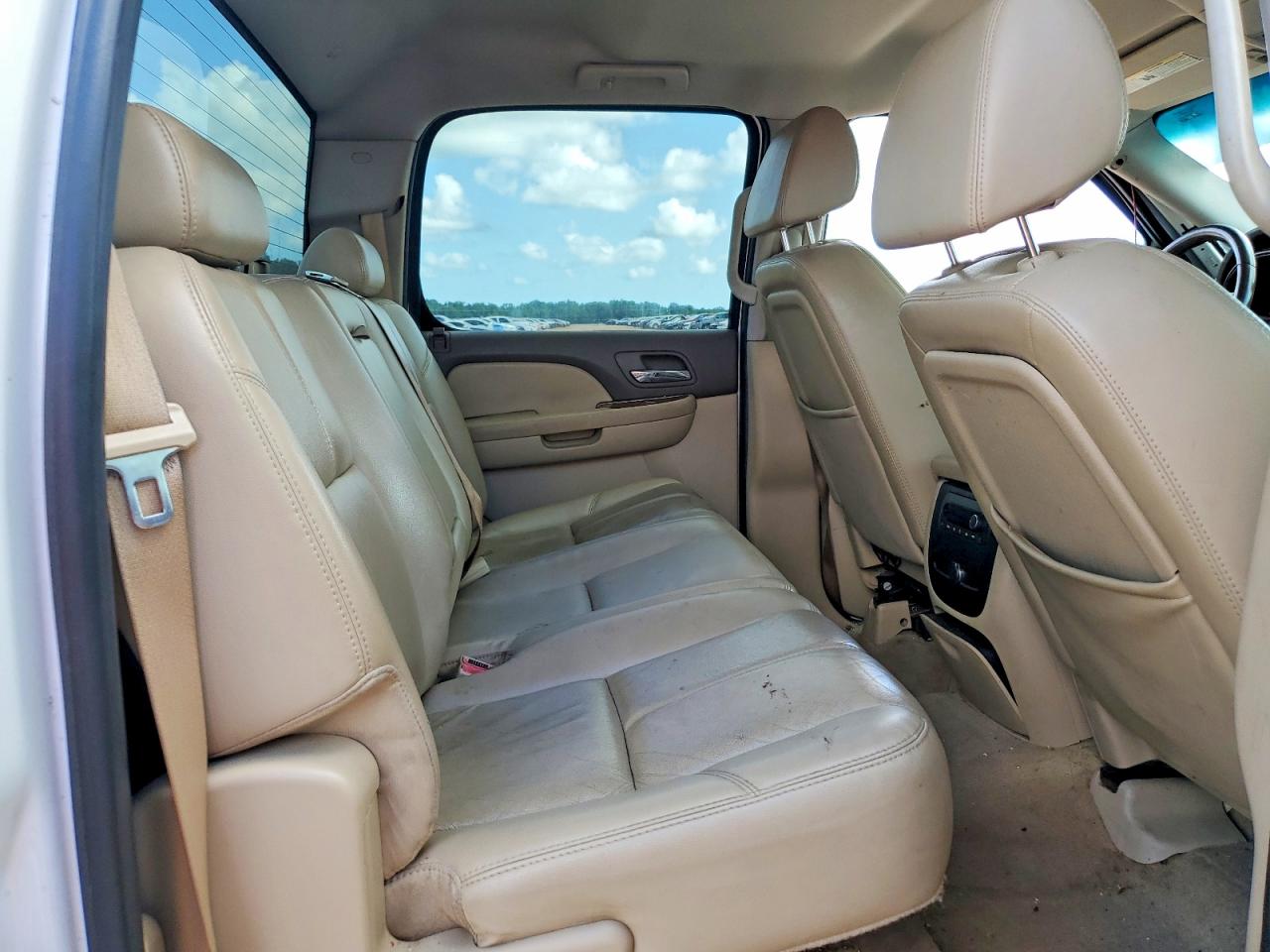 2007 Gmc New Sierra K1500 White vin: 3GTEK13387G532436