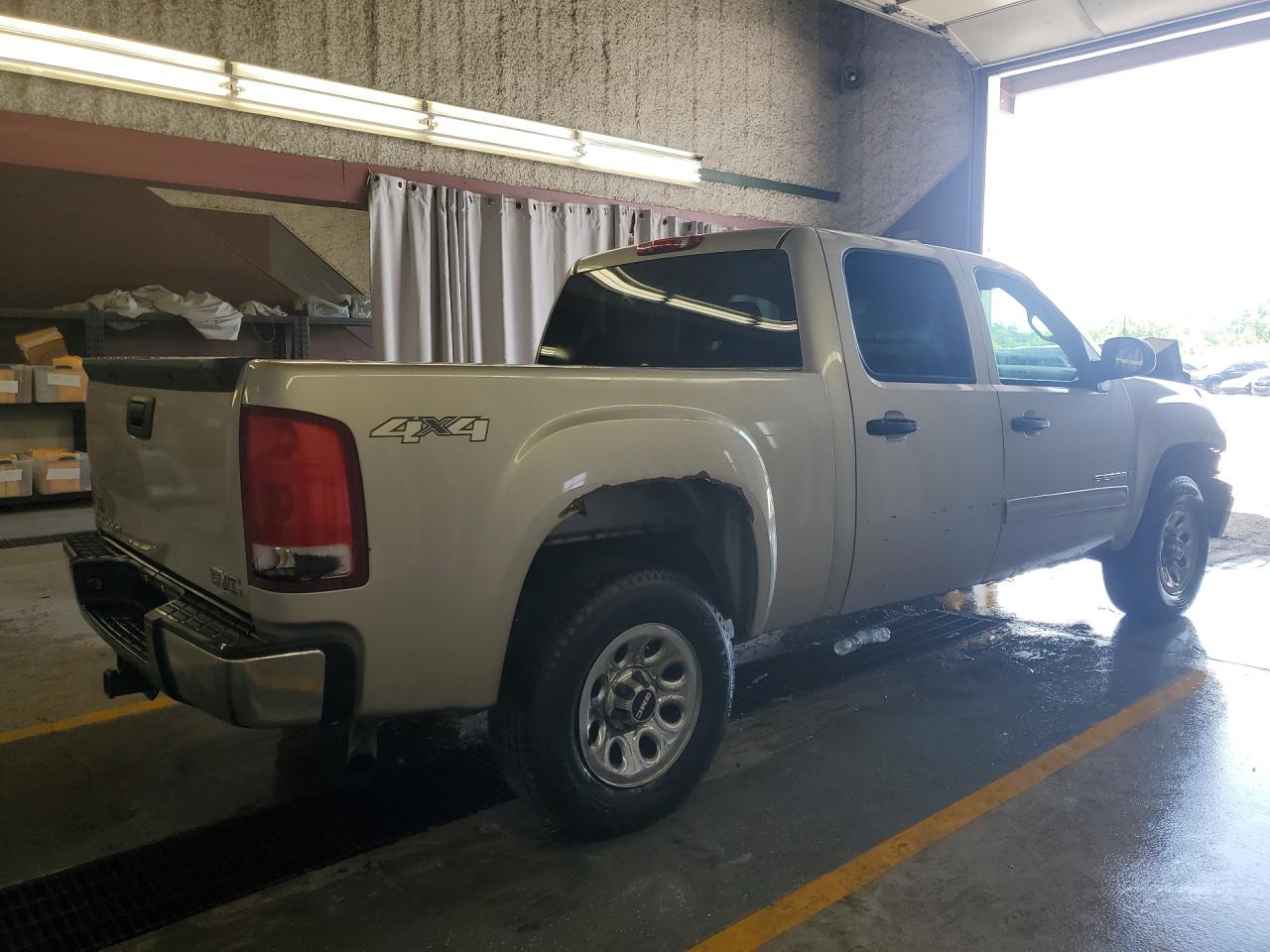 2009 Gmc Sierra K1500 Серебряный vin: 3GTEK13C89G203187 Damage: Right Bed Side, Rust, Severe Damage