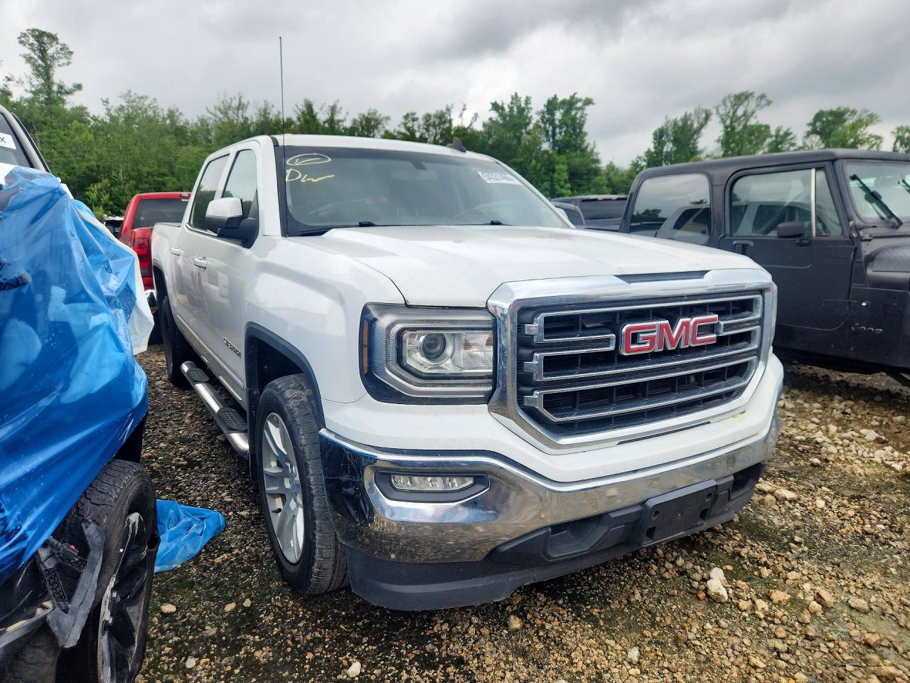 2018 Gmc Sierra C1500 Sle White vin: 3GTP1MEC9JG195373