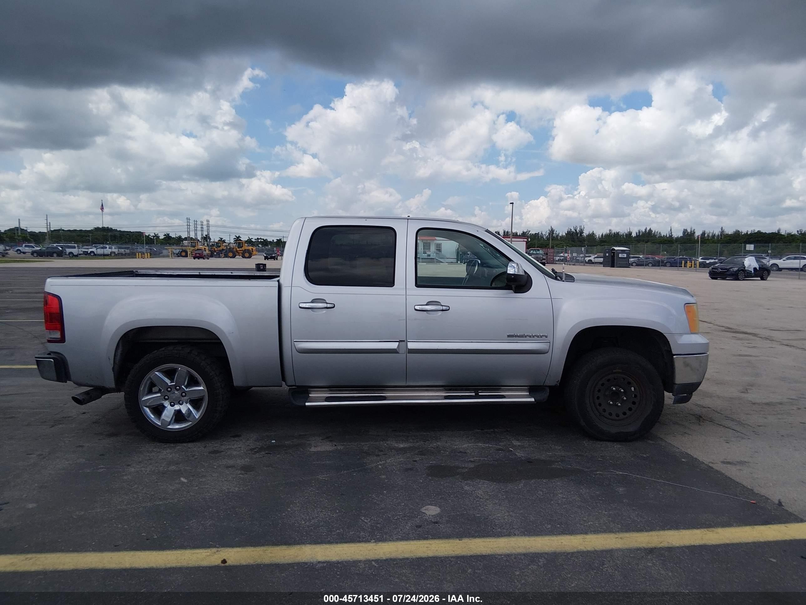 2013 Gmc Sierra 1500 Sle Silver vin: 3GTP1VE02DG180312