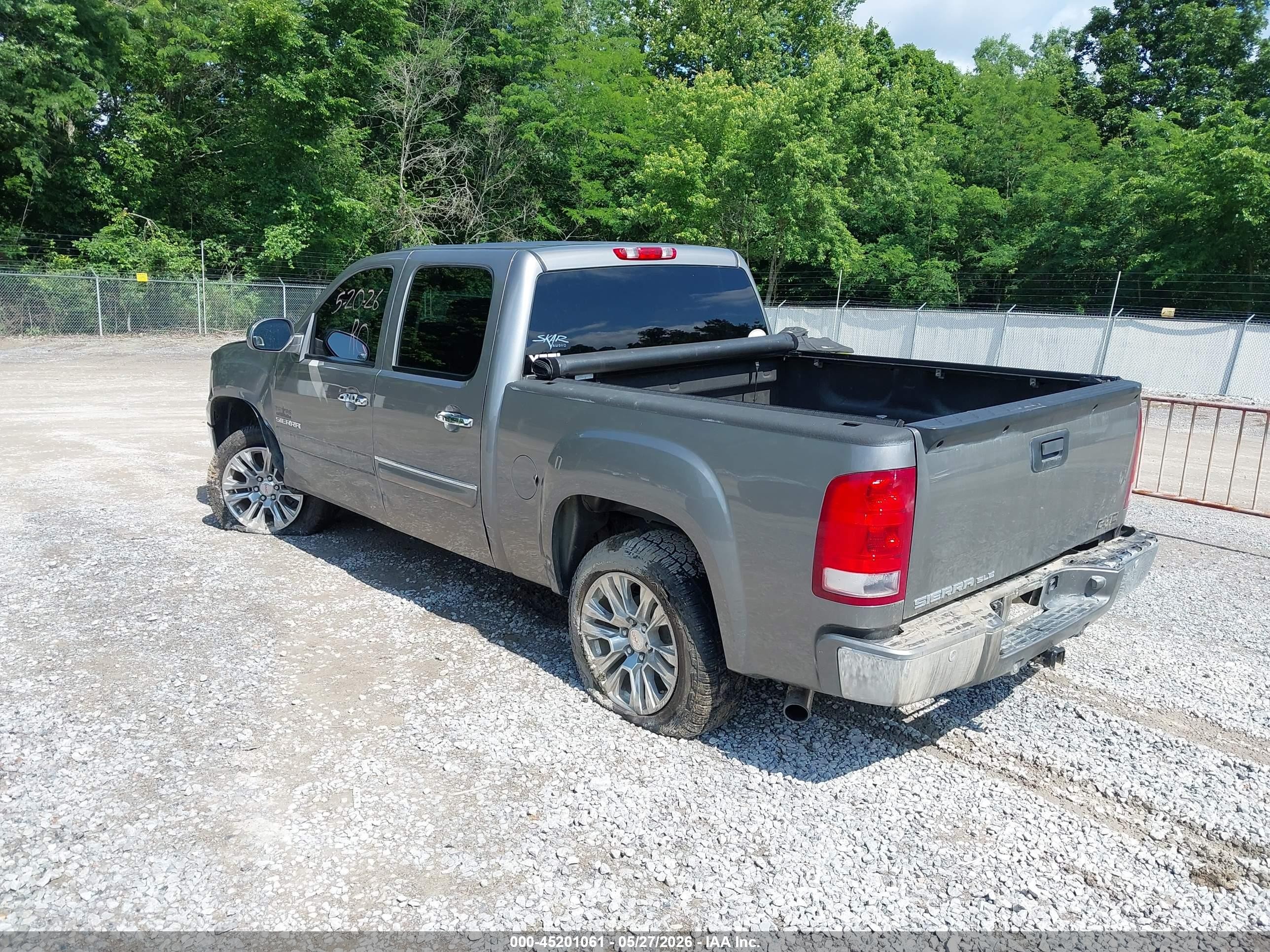 2013 Gmc Sierra 1500 Sle Silver vin: 3GTP1VE03DG302353