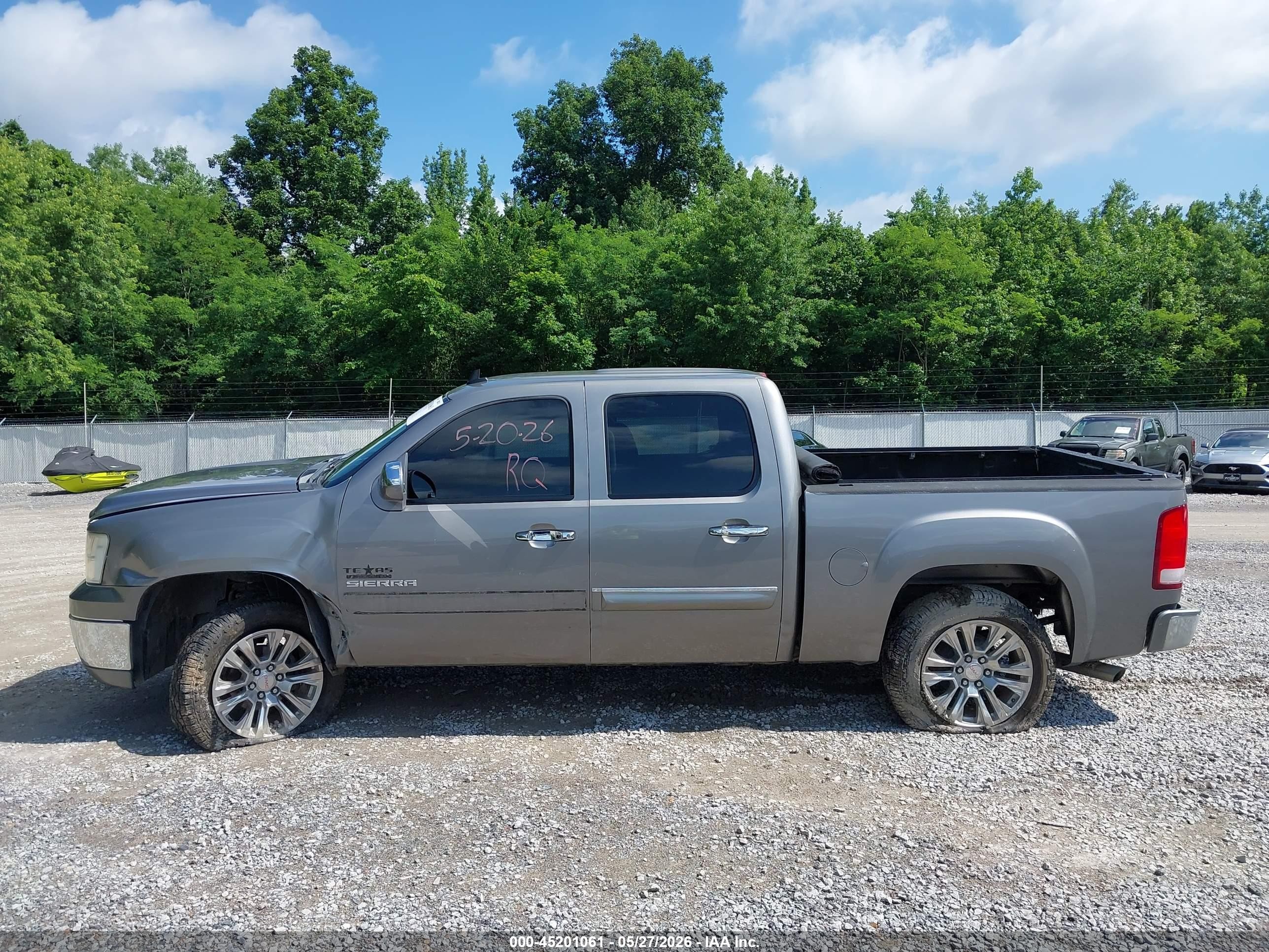 2013 Gmc Sierra 1500 Sle Silver vin: 3GTP1VE03DG302353