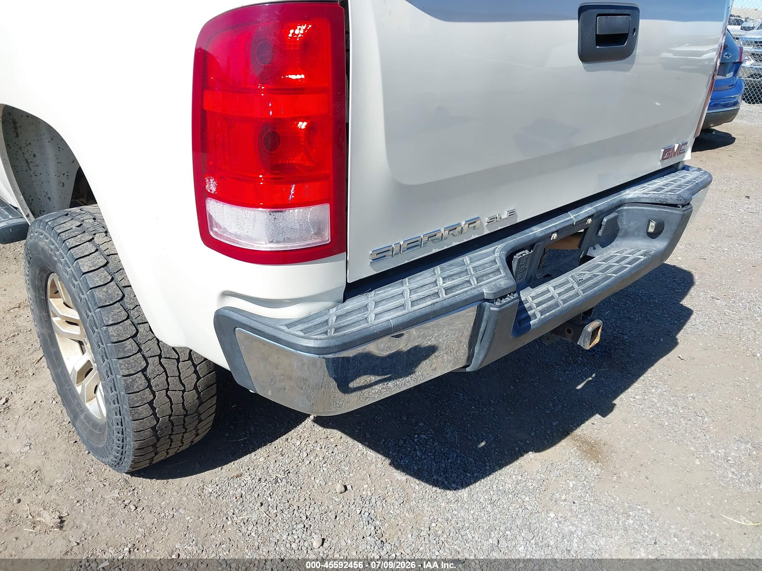 2013 Gmc Sierra 1500 Sle White vin: 3GTP1VE04DG327911