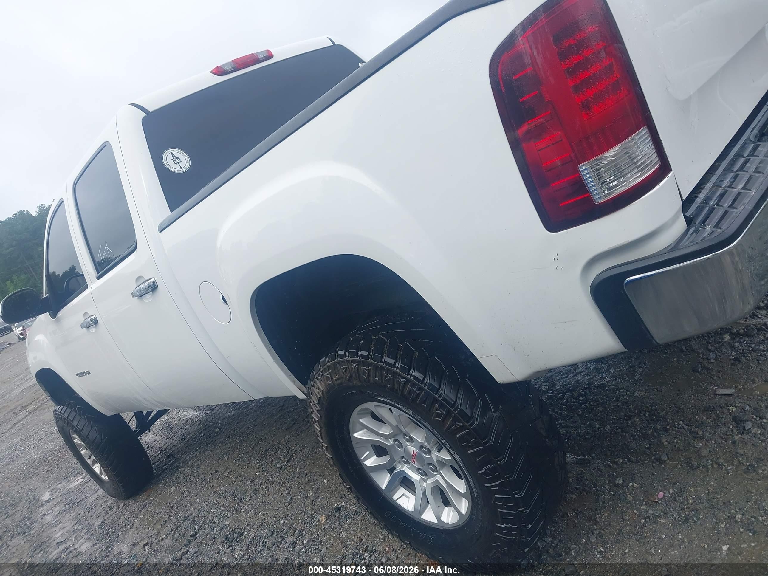2013 Gmc Sierra 1500 Sle White vin: 3GTP1VE05DG111372