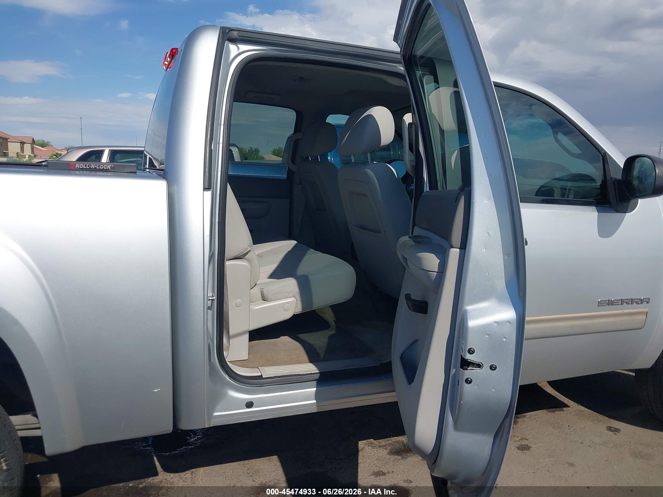 2013 Gmc Sierra 1500 Sle Silver vin: 3GTP1VE08DG311033