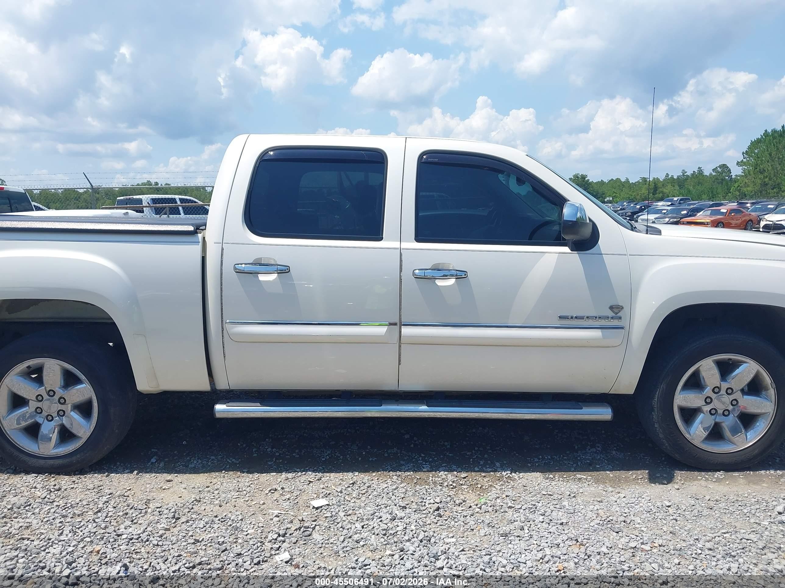 2013 Gmc Sierra 1500 Sle White vin: 3GTP1VE09DG131723