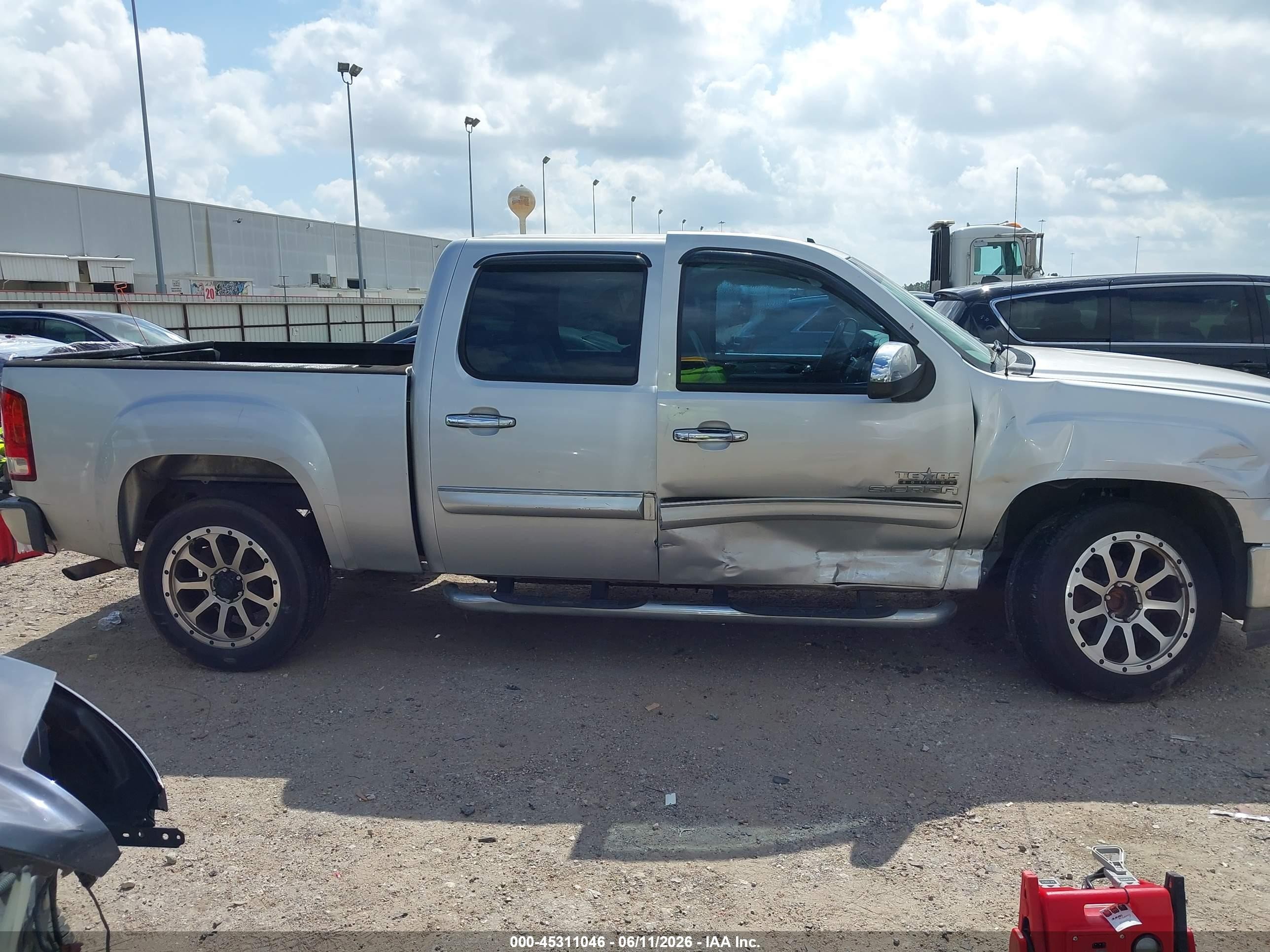 2013 Gmc Sierra 1500 Sle Silver vin: 3GTP1VE0XDG308084