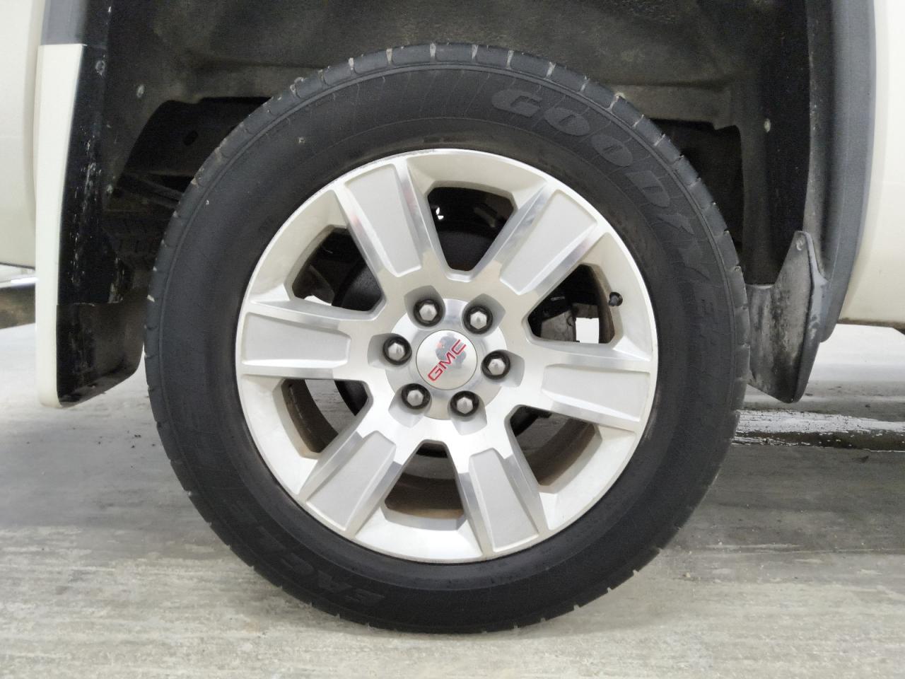 2014 Gmc Sierra C1500 Slt White vin: 3GTP1VEC2EG498376 Damage: Right Rear Wheel, Curb Rash, 7 To 8 Inches