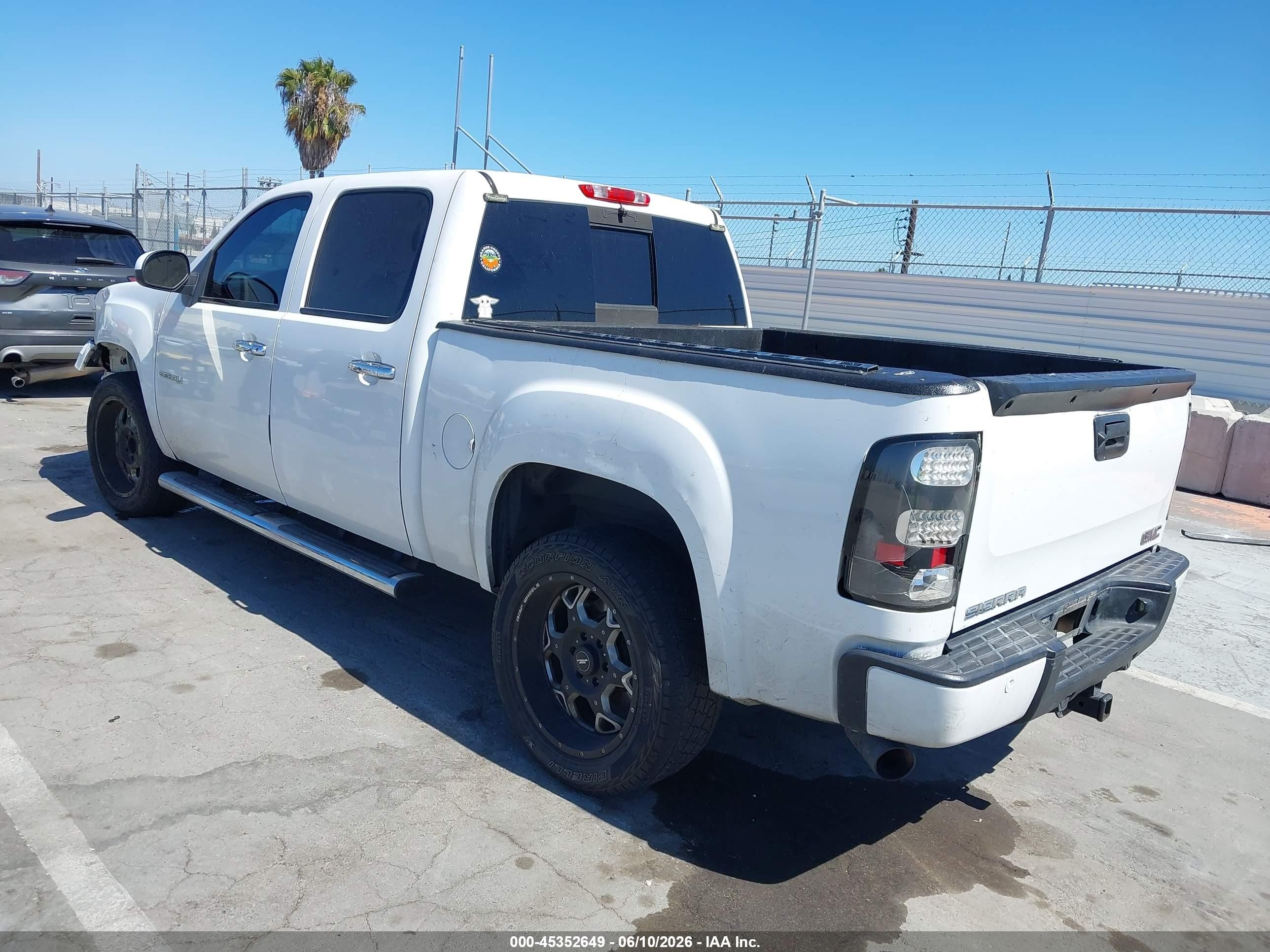 2012 Gmc Sierra 1500 Denali White vin: 3GTP1XE29CG193621