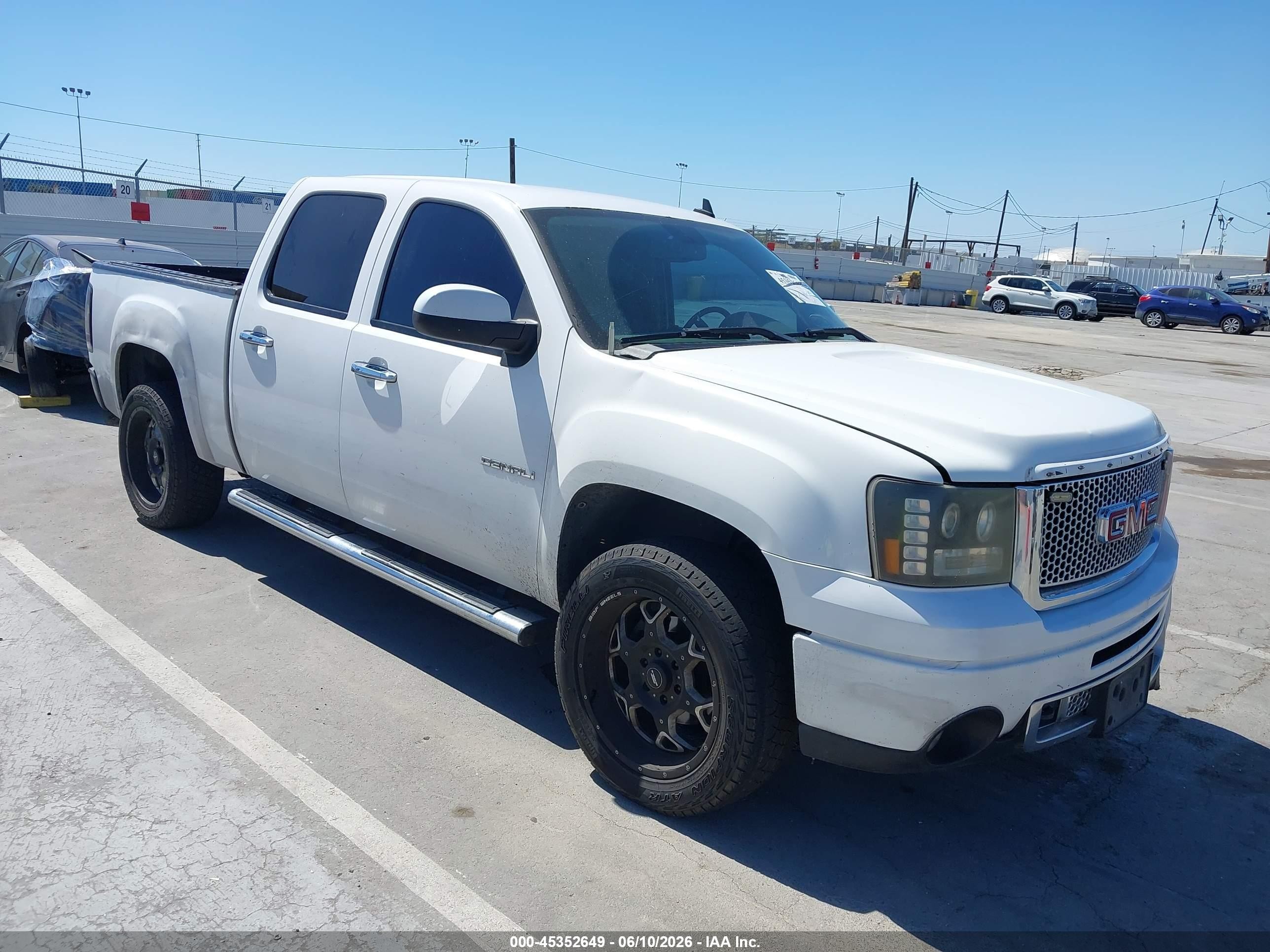 2012 Gmc Sierra 1500 Denali White vin: 3GTP1XE29CG193621